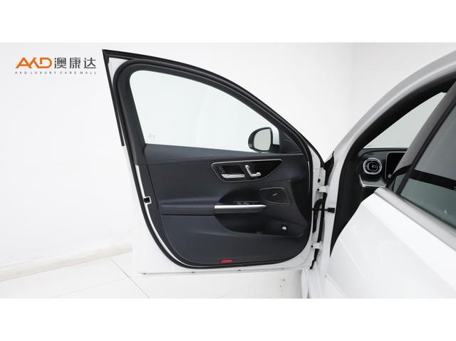 Mercedes-Benz C Class 2024 car image #11