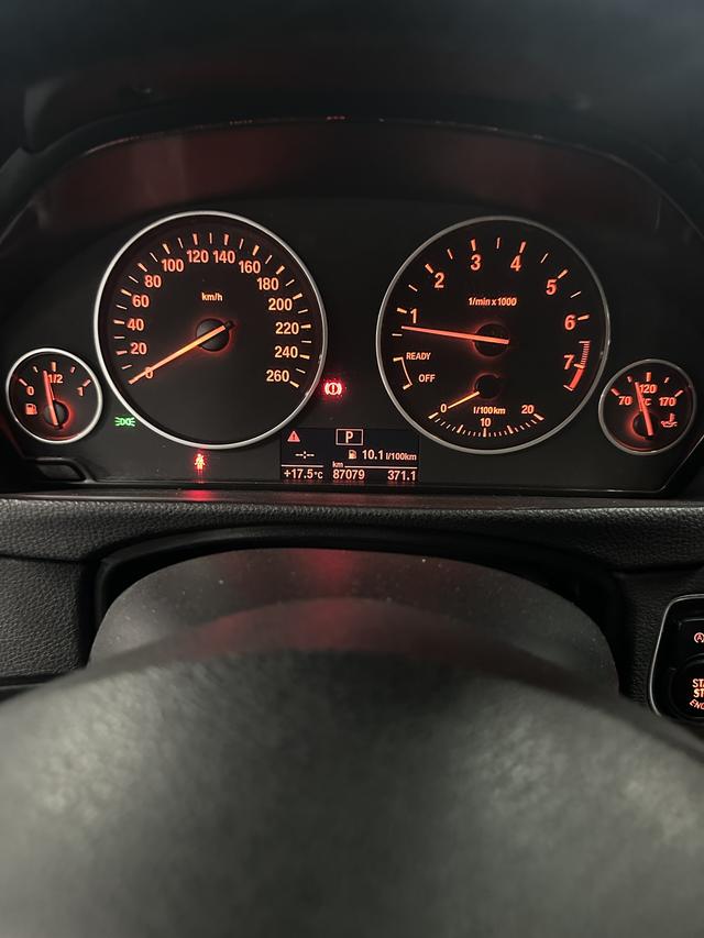 BMW 3 Series 2018 car image #11