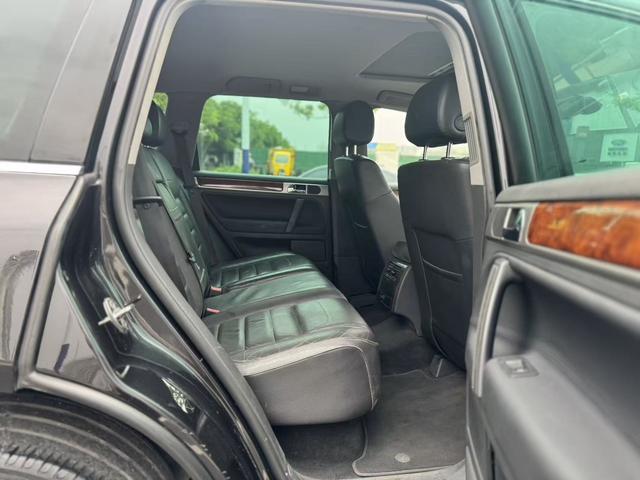 Volkswagen Touareg 2009 car image #11