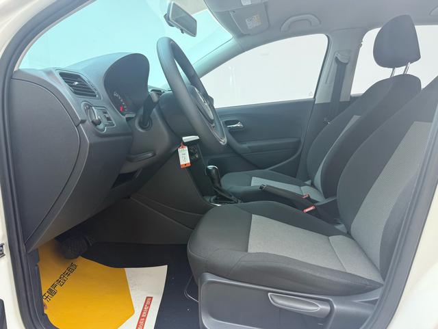 Volkswagen Polo 2017 car image #11