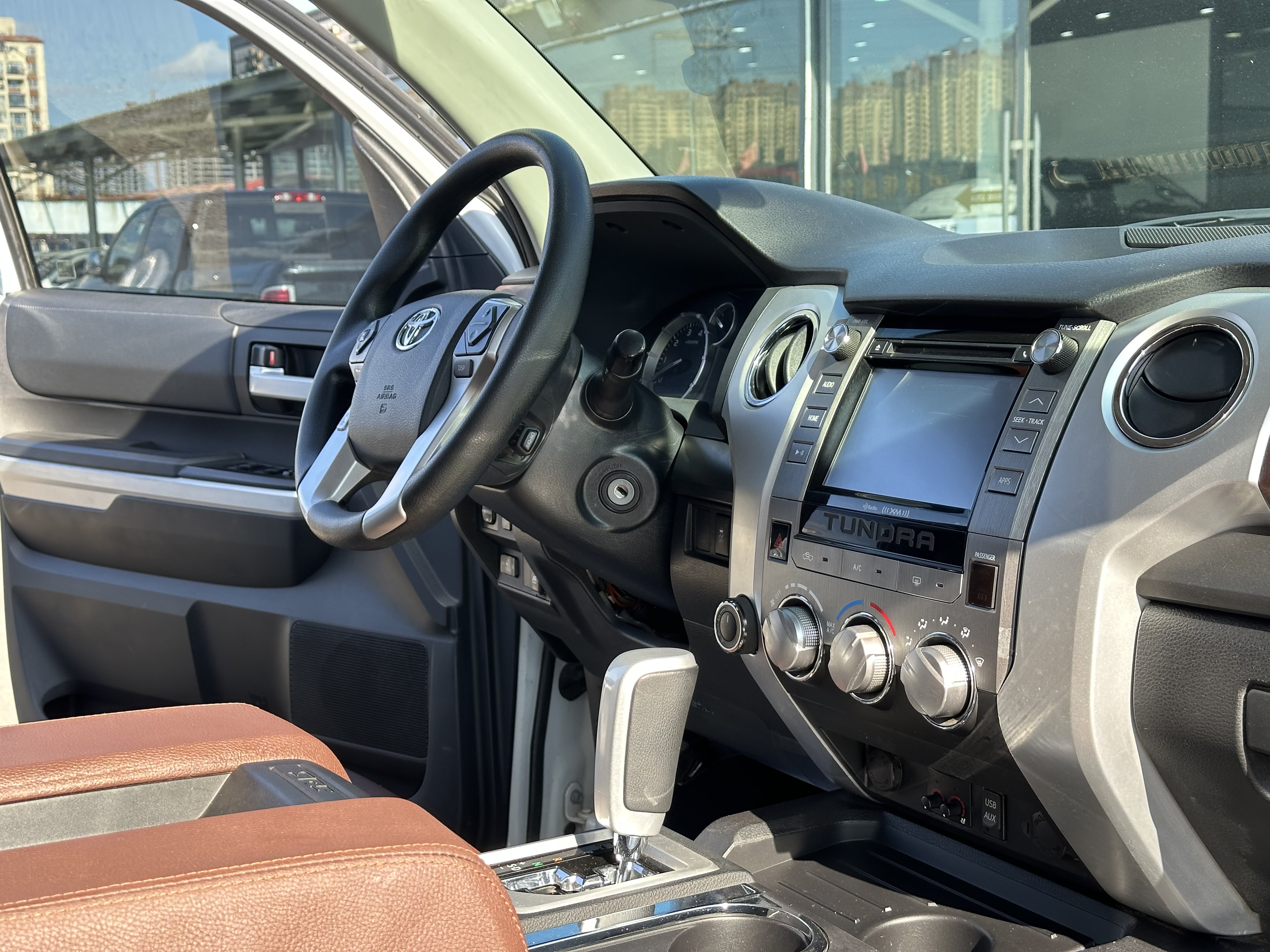 Toyota Tundra 2015 immagine di auto #11