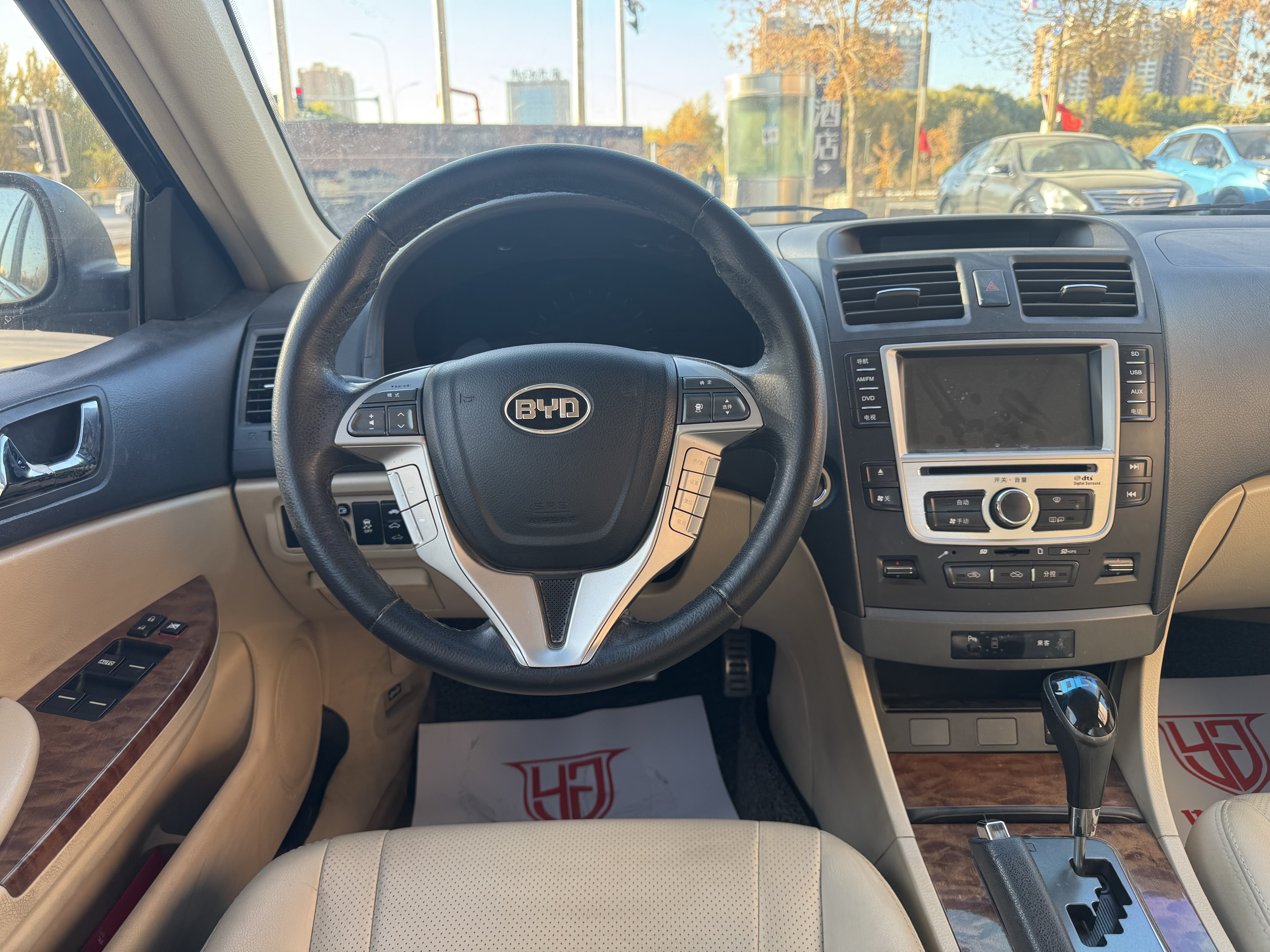 BYD G6 2013 car image #11