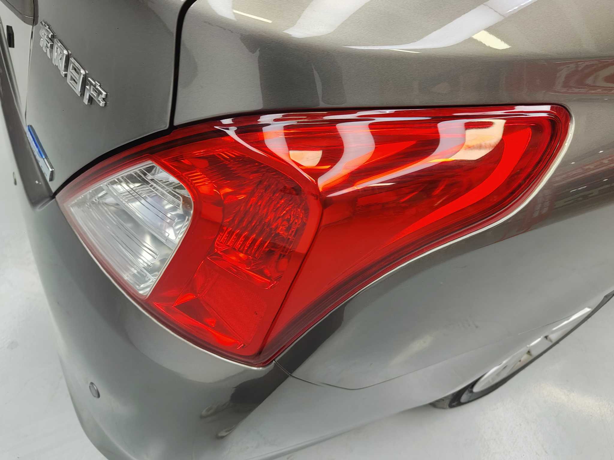 Nissan Sunny 2016 #11 Nissan Sunny 2016 car image #11