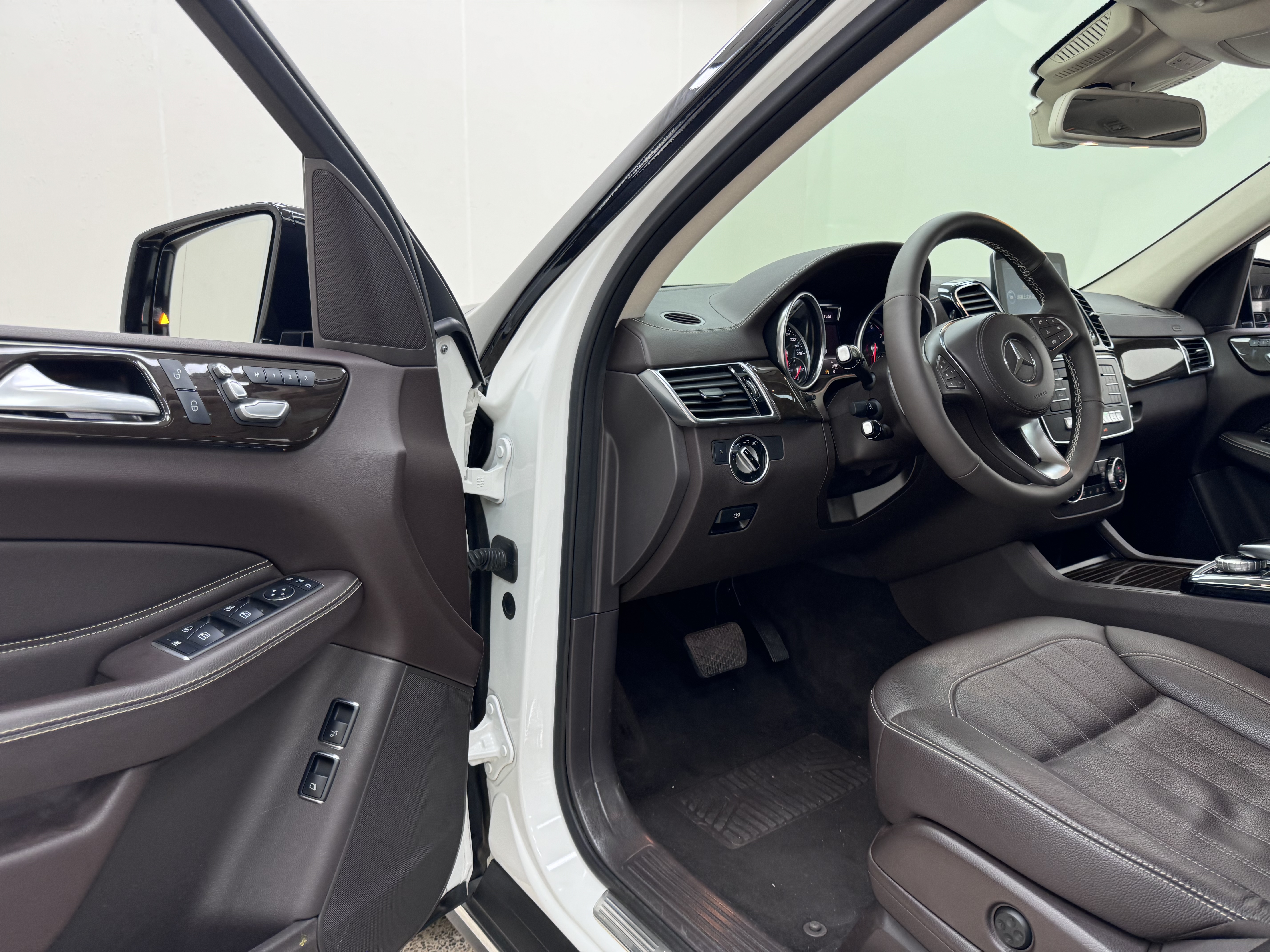 Mercedes-Benz GLS Class 2016 #11 Mercedes-Benz GLS Class 2016 car image #11