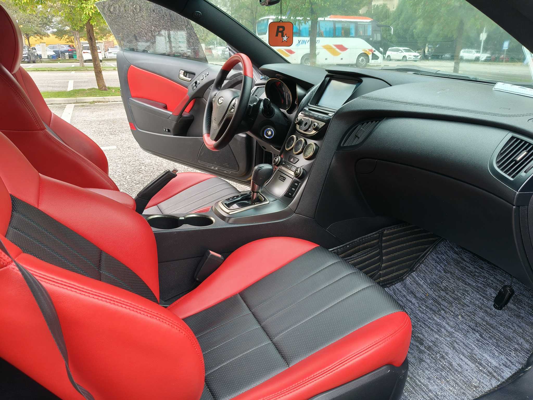 Hyundai Rohens-Coupe 2015 #11 Hyundai Rohens-Coupe 2015 car image #11