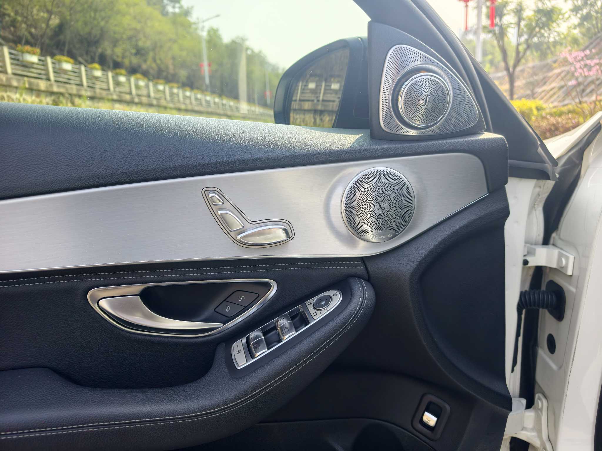 Mercedes-Benz C Class 2016 car image #11