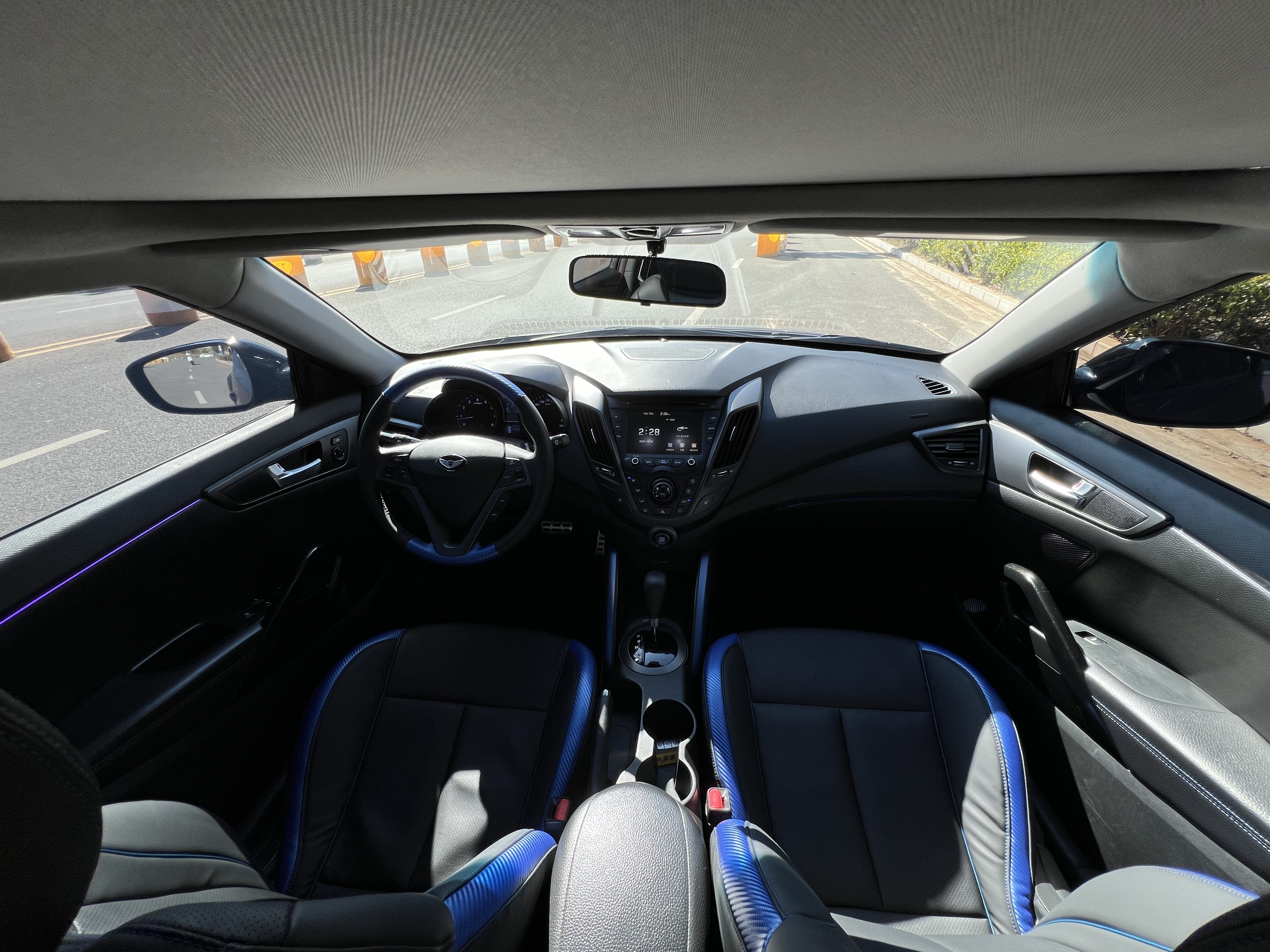 Hyundai Veloster 2013 #11 Hyundai Veloster 2013 car image #11