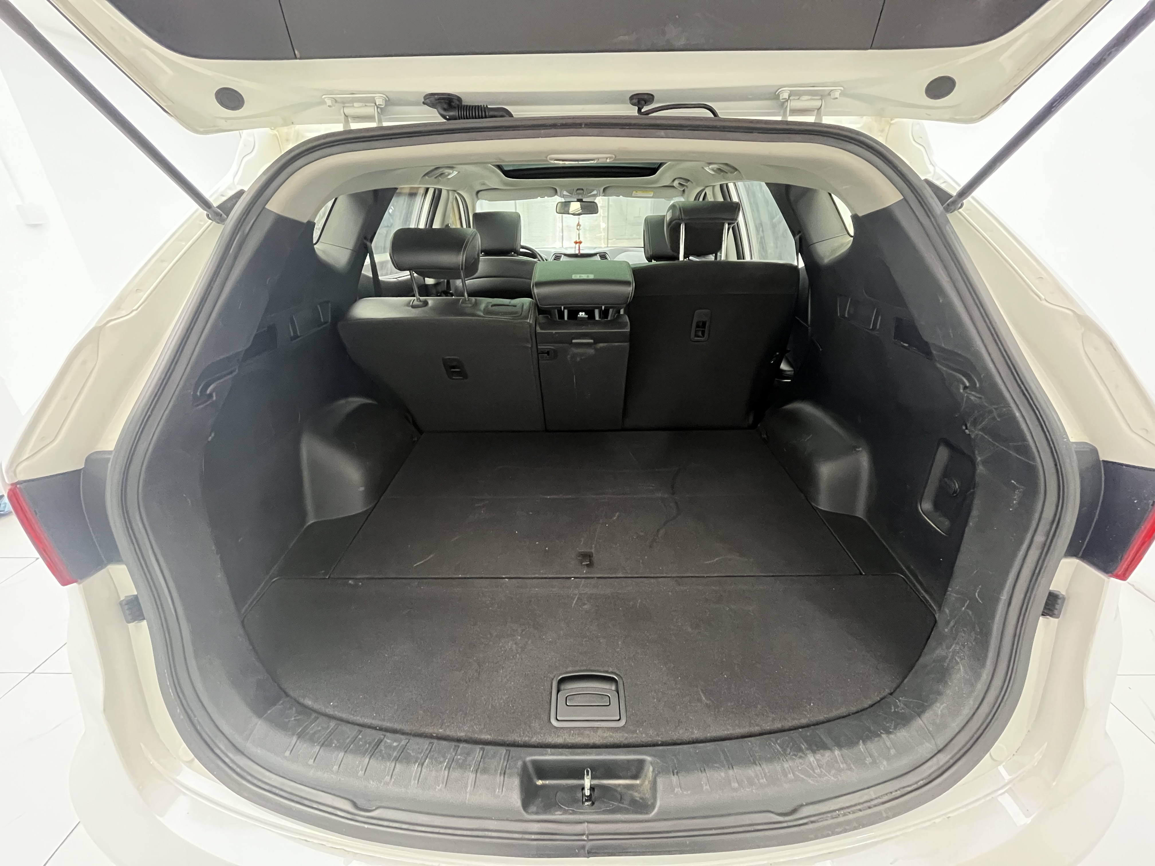 Hyundai Santa Fe 2018 immagine di auto #11