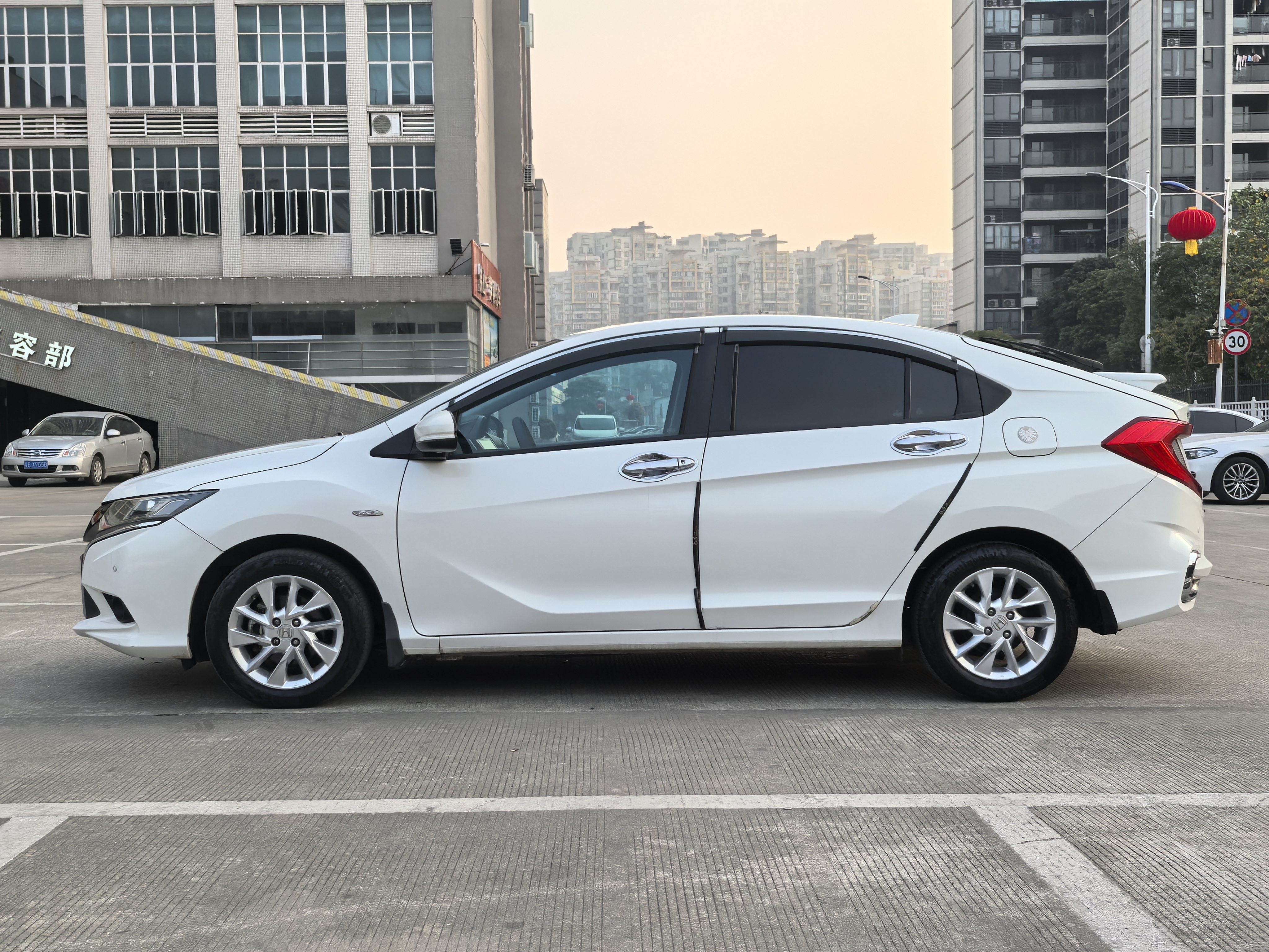 Honda Gienia 2018 car image #11