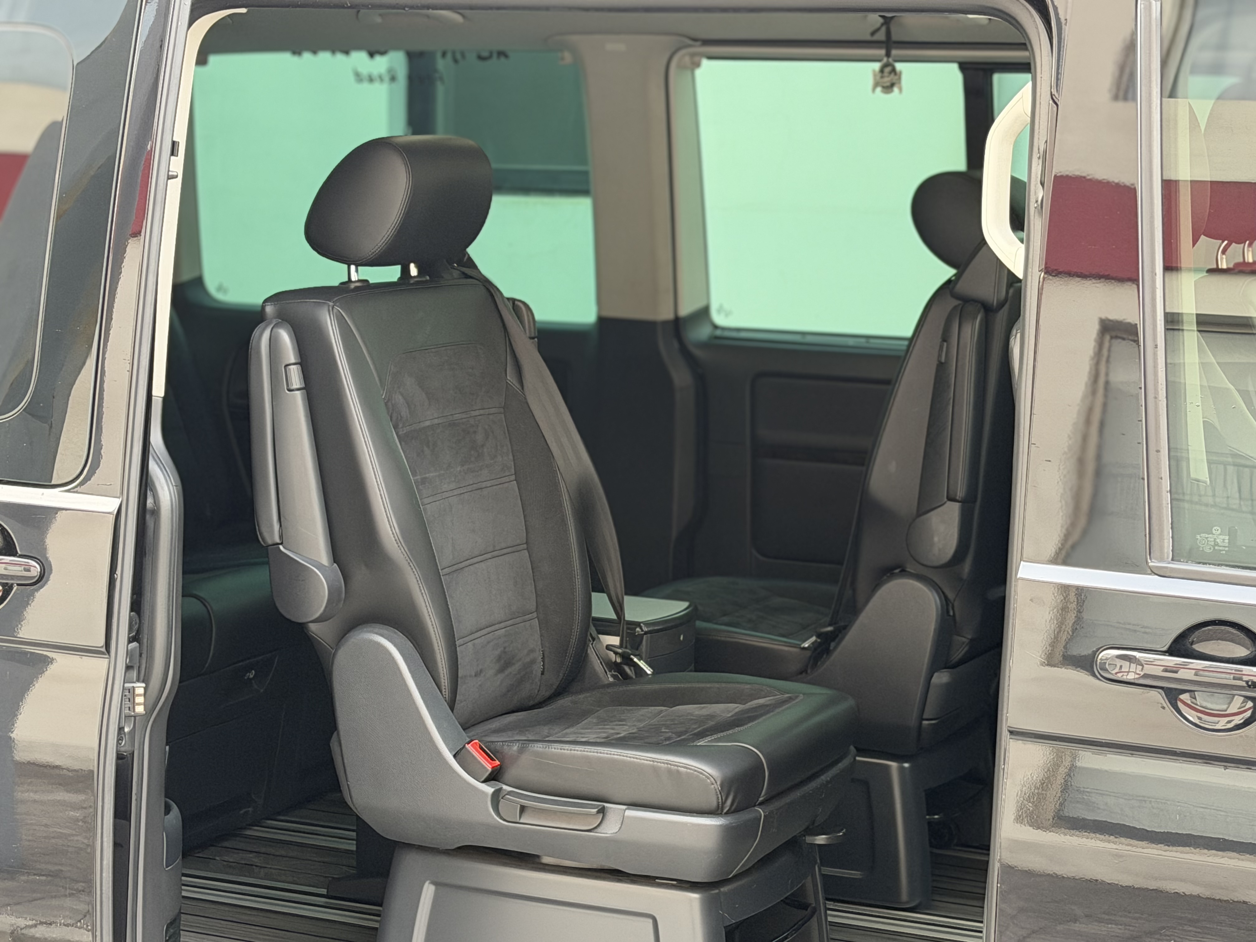 Volkswagen Multivan 2017 immagine di auto #11