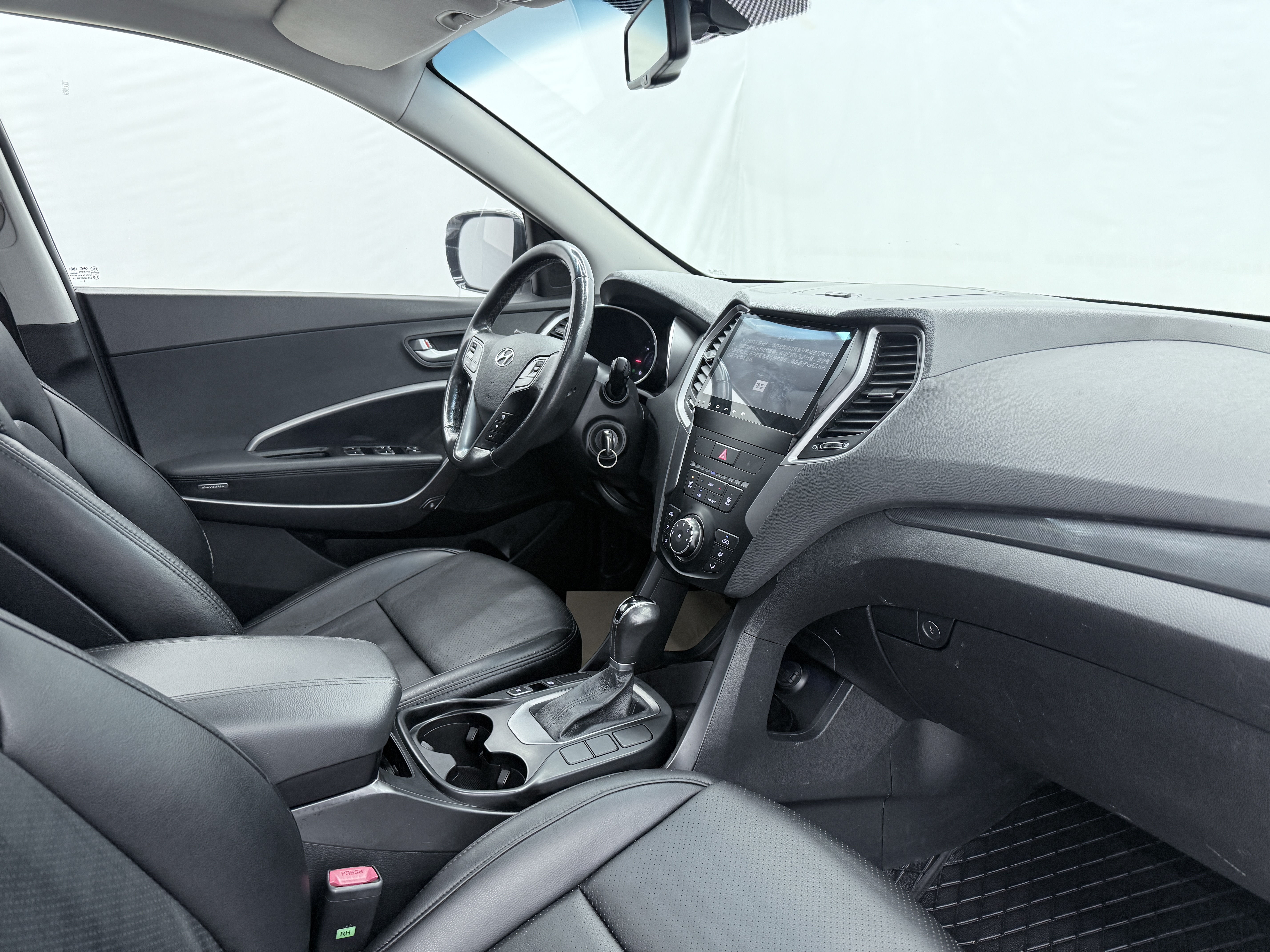 Hyundai Santa Fe 2015 car image #11