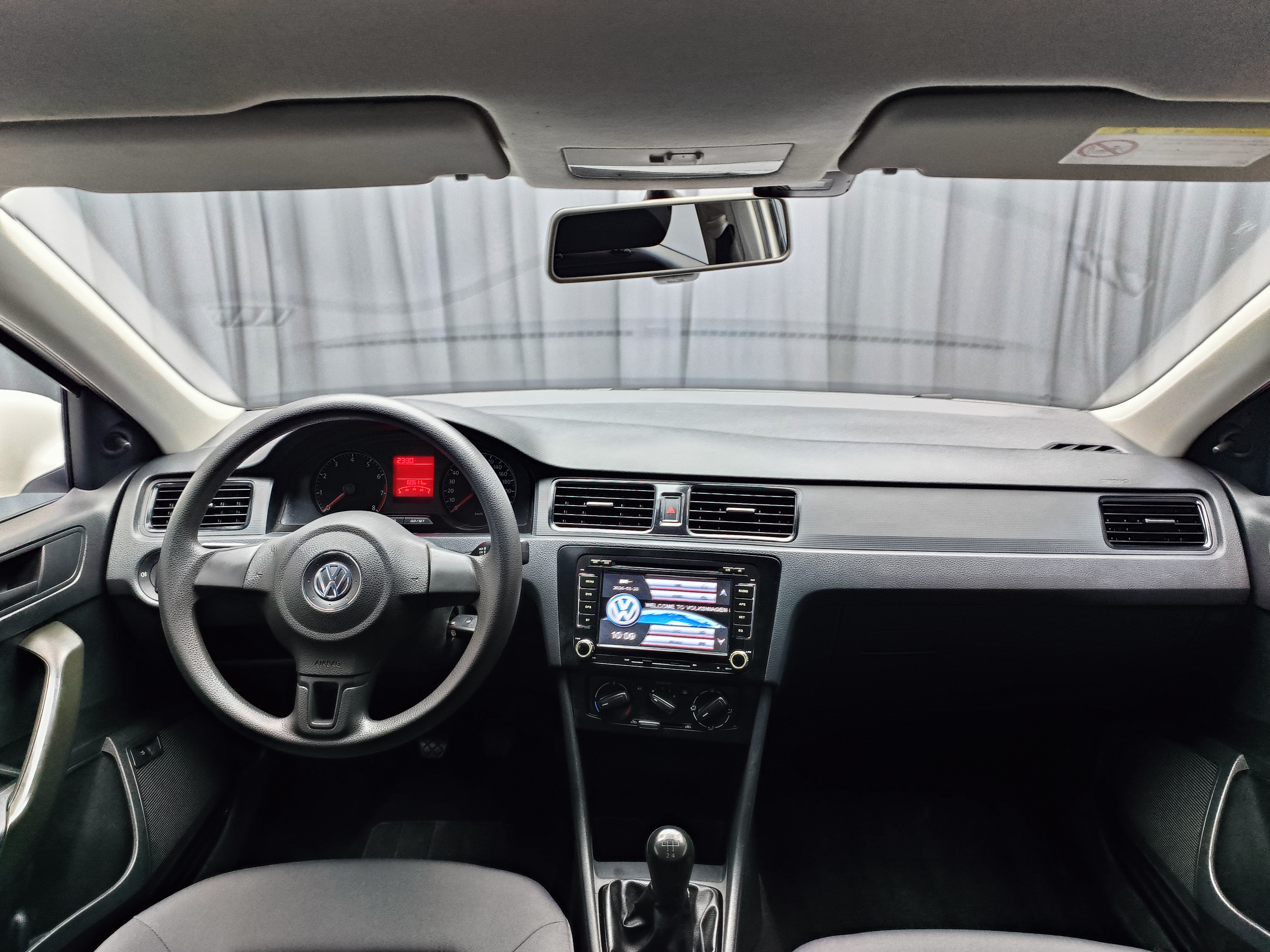 Santana 2015 car image #11
