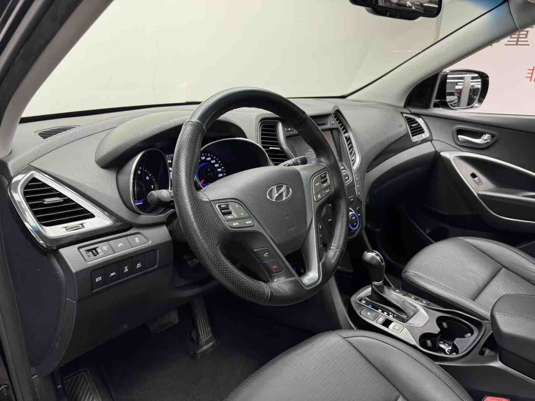Hyundai Santa Fe (Imported) 2013 car image #11