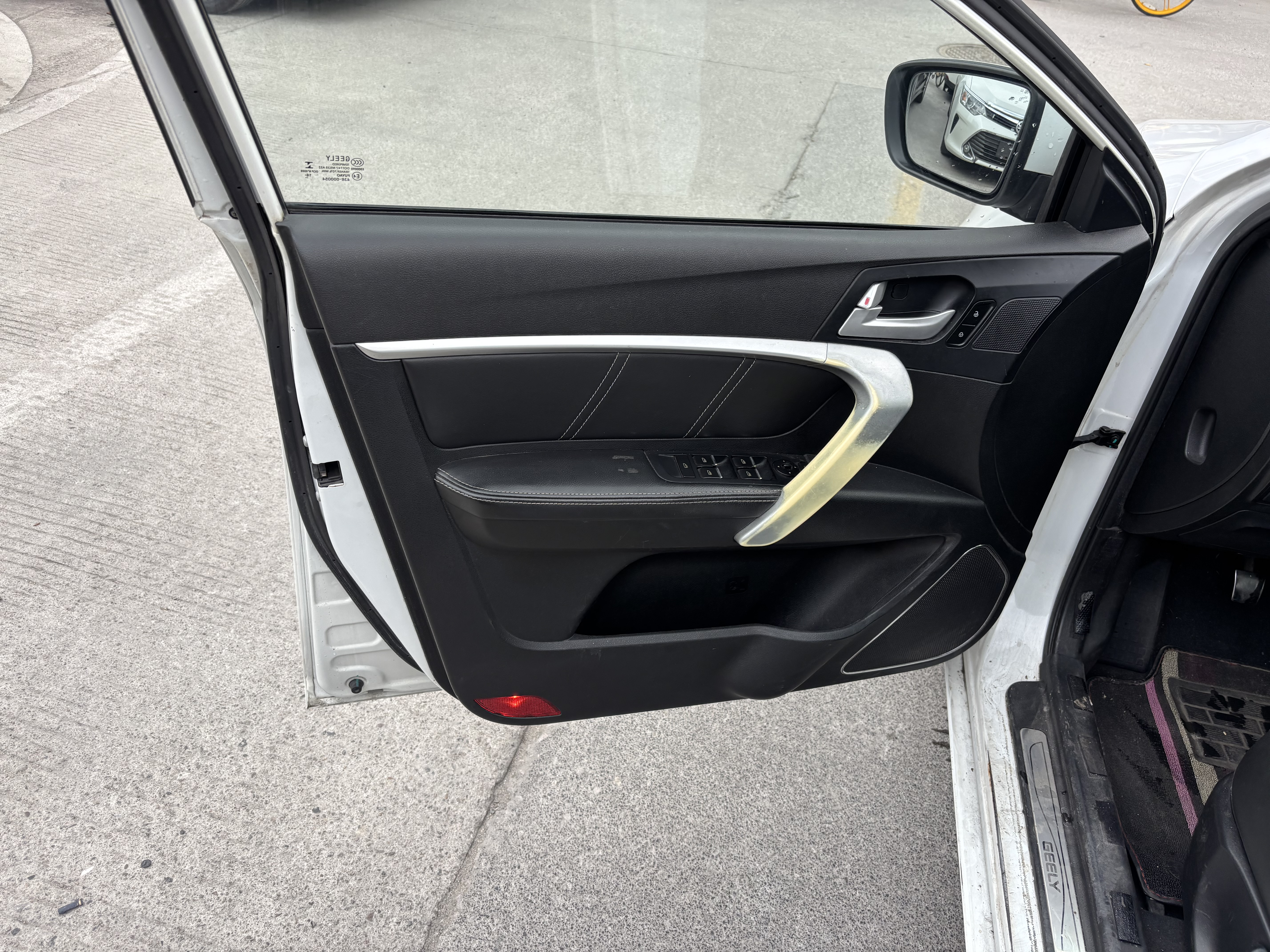 GEELY Emgrand 2017 car image #11