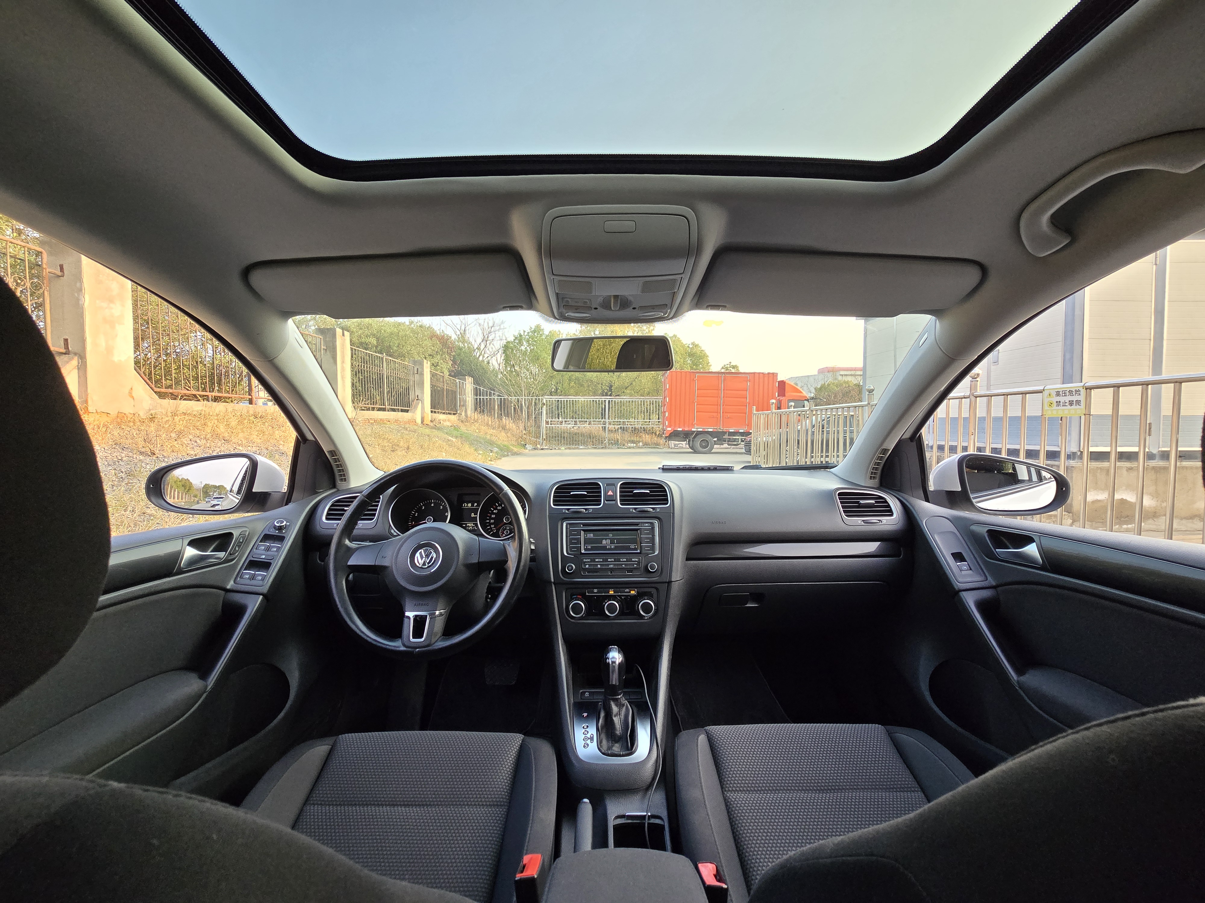 Volkswagen Golf 2013 car image #11