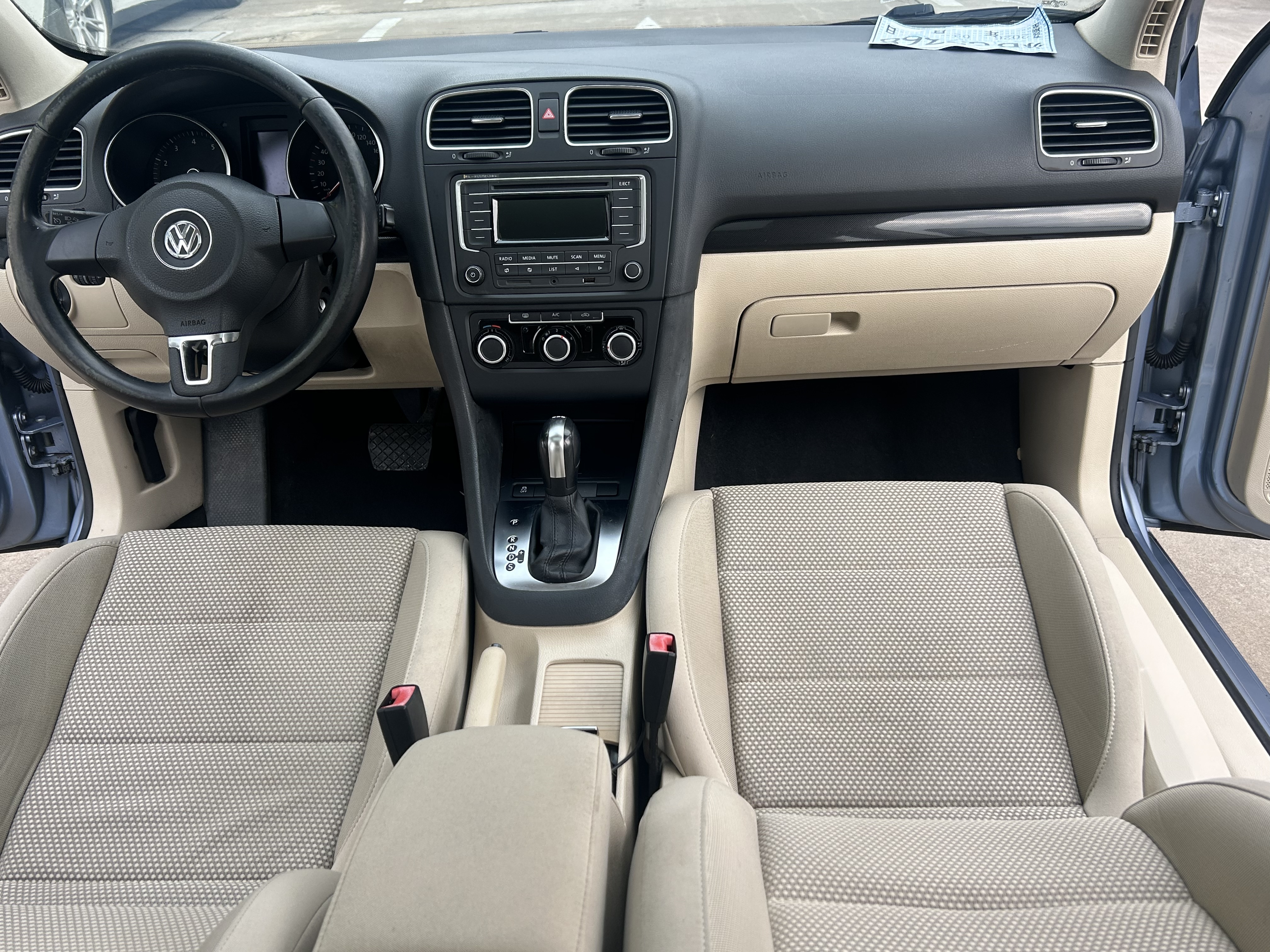 Volkswagen Golf 2012 car image #11