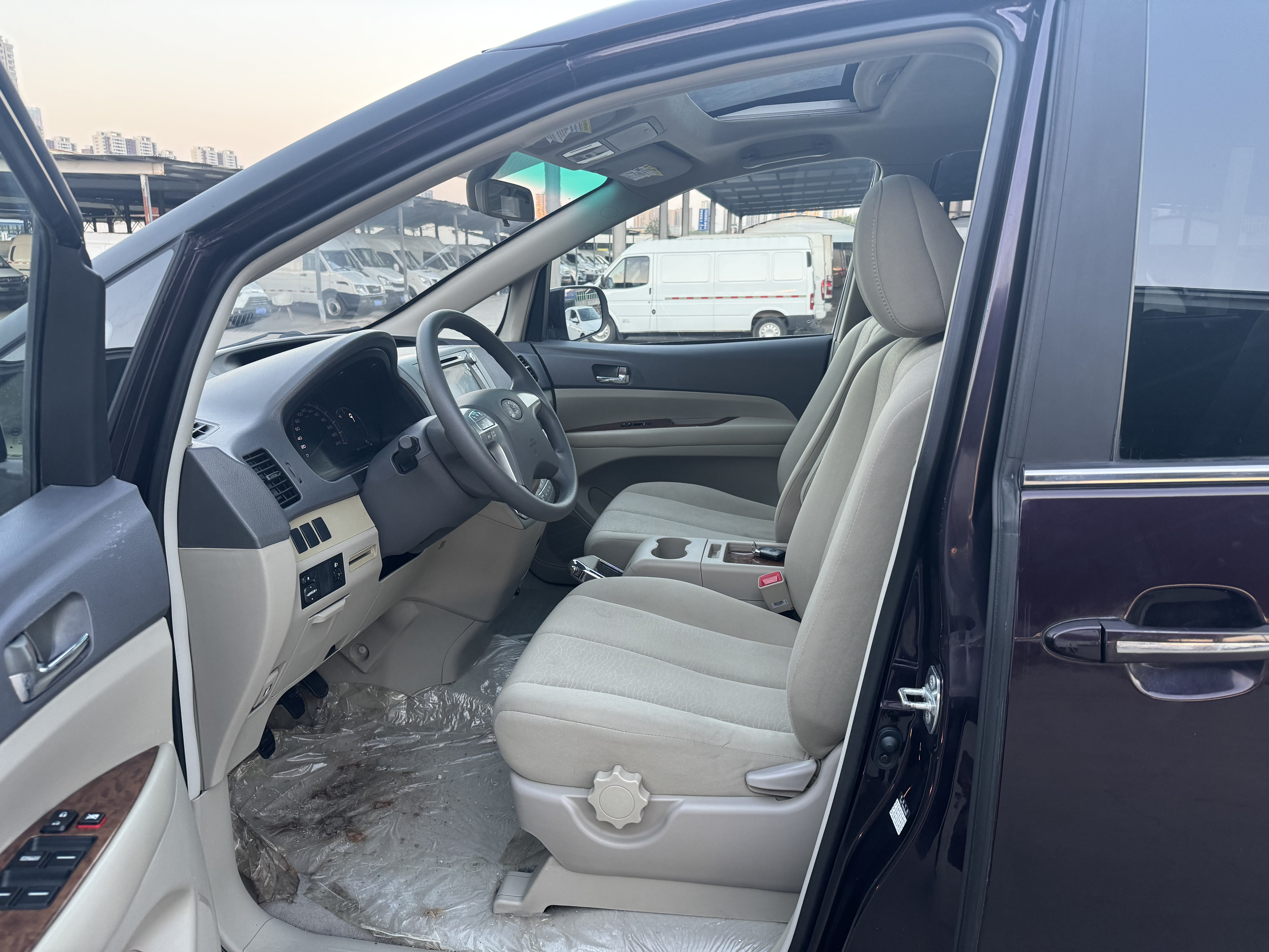 BYD M6 2015 #11 BYD M6 2015 car image #11