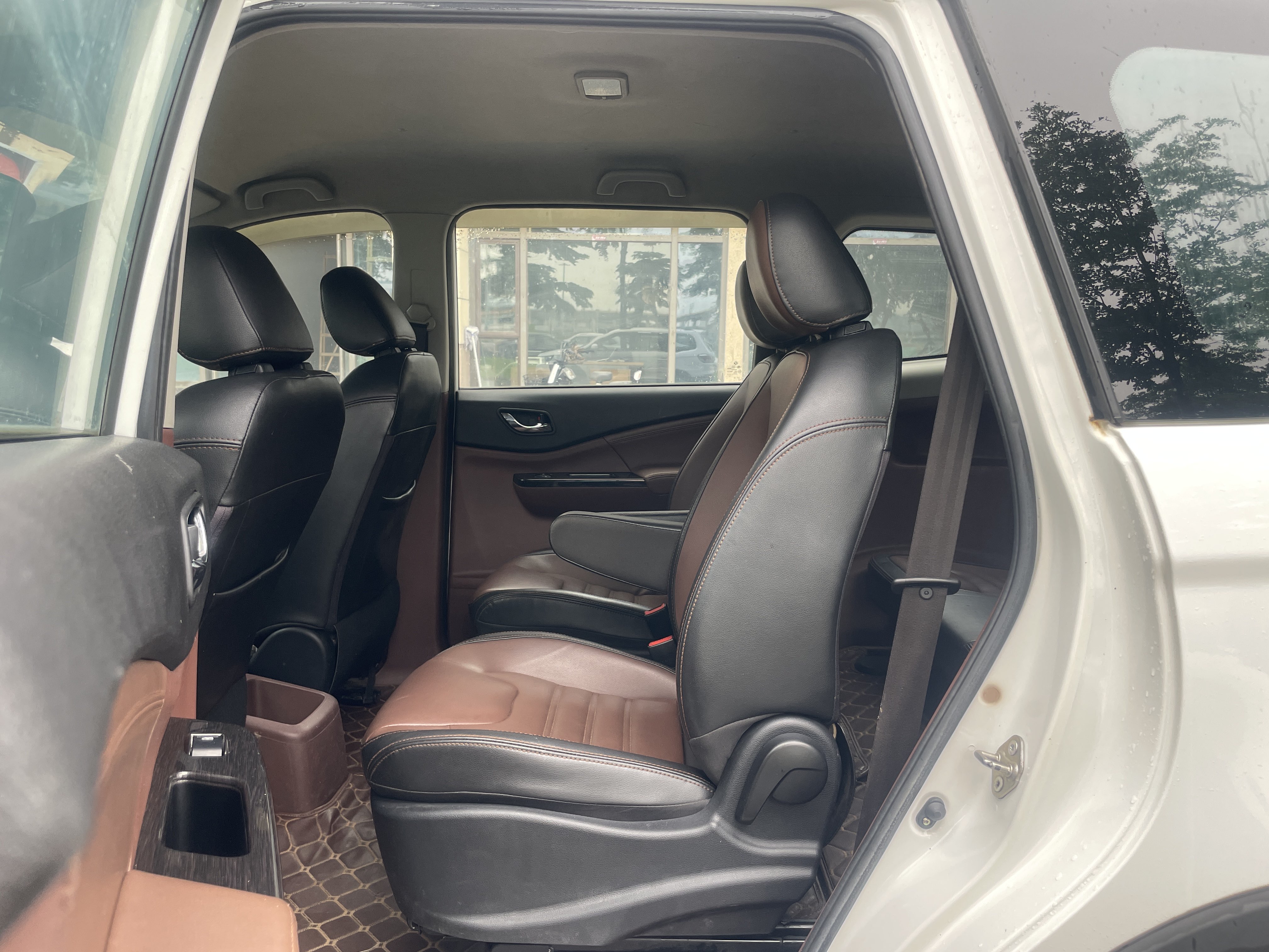 Forthing SX6 2016 car image #11