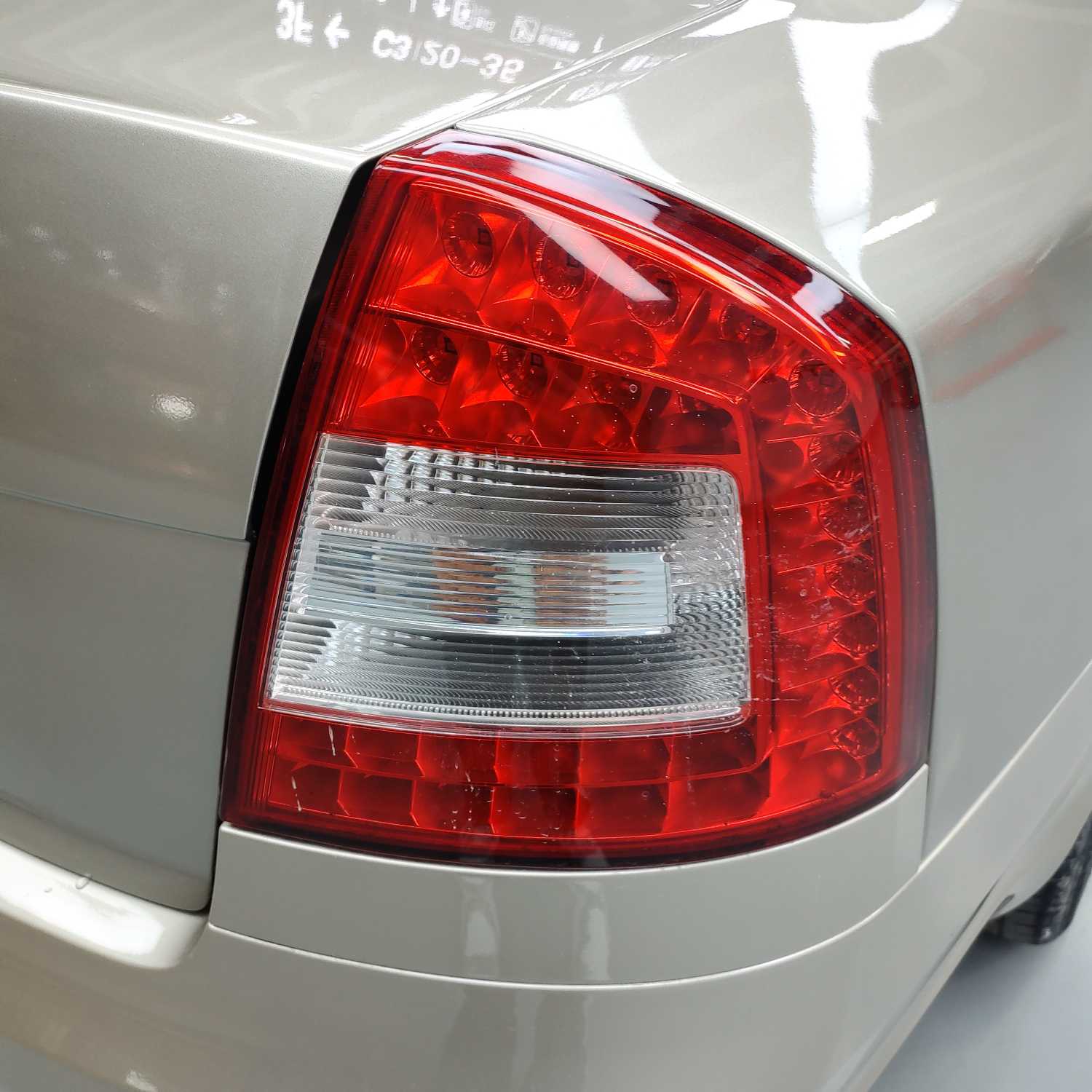 Skoda Octavia 2013 car image #11