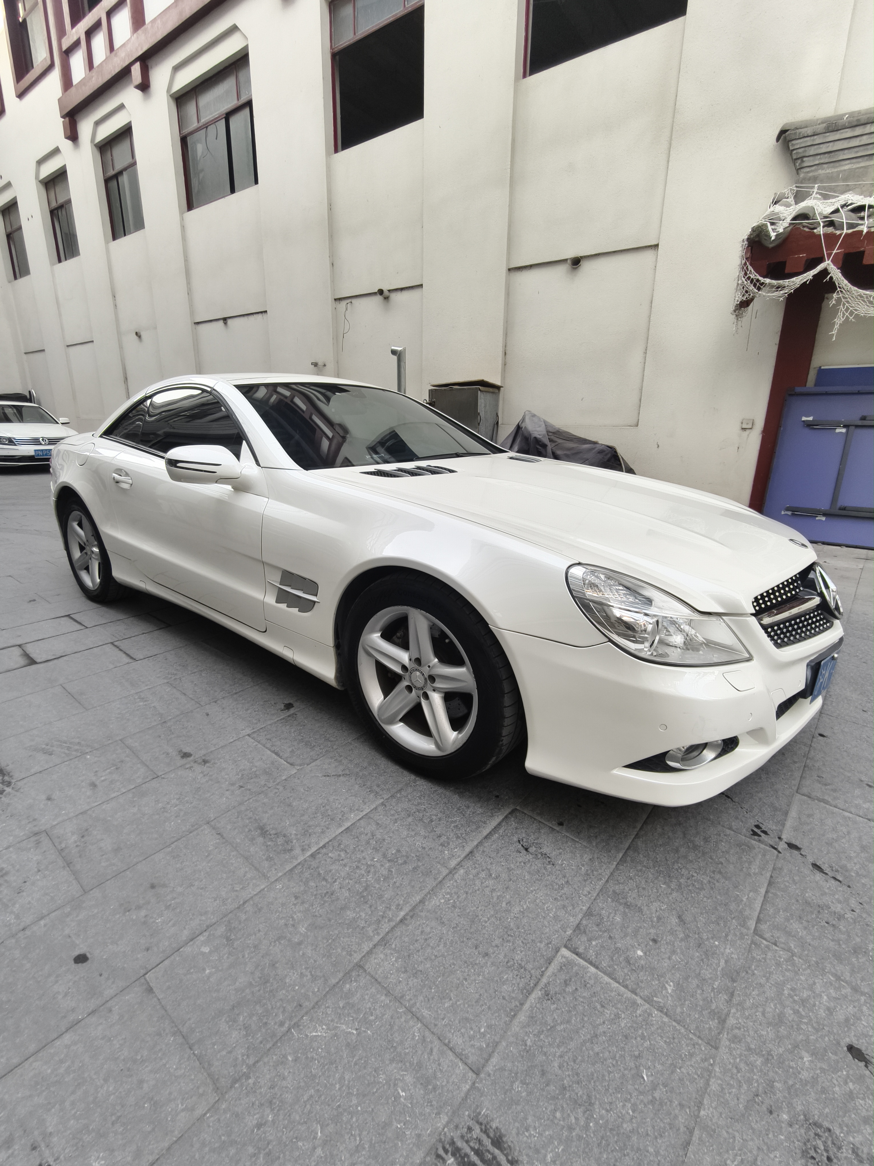 Mercedes-Benz SL Class 2010 immagine di auto #11