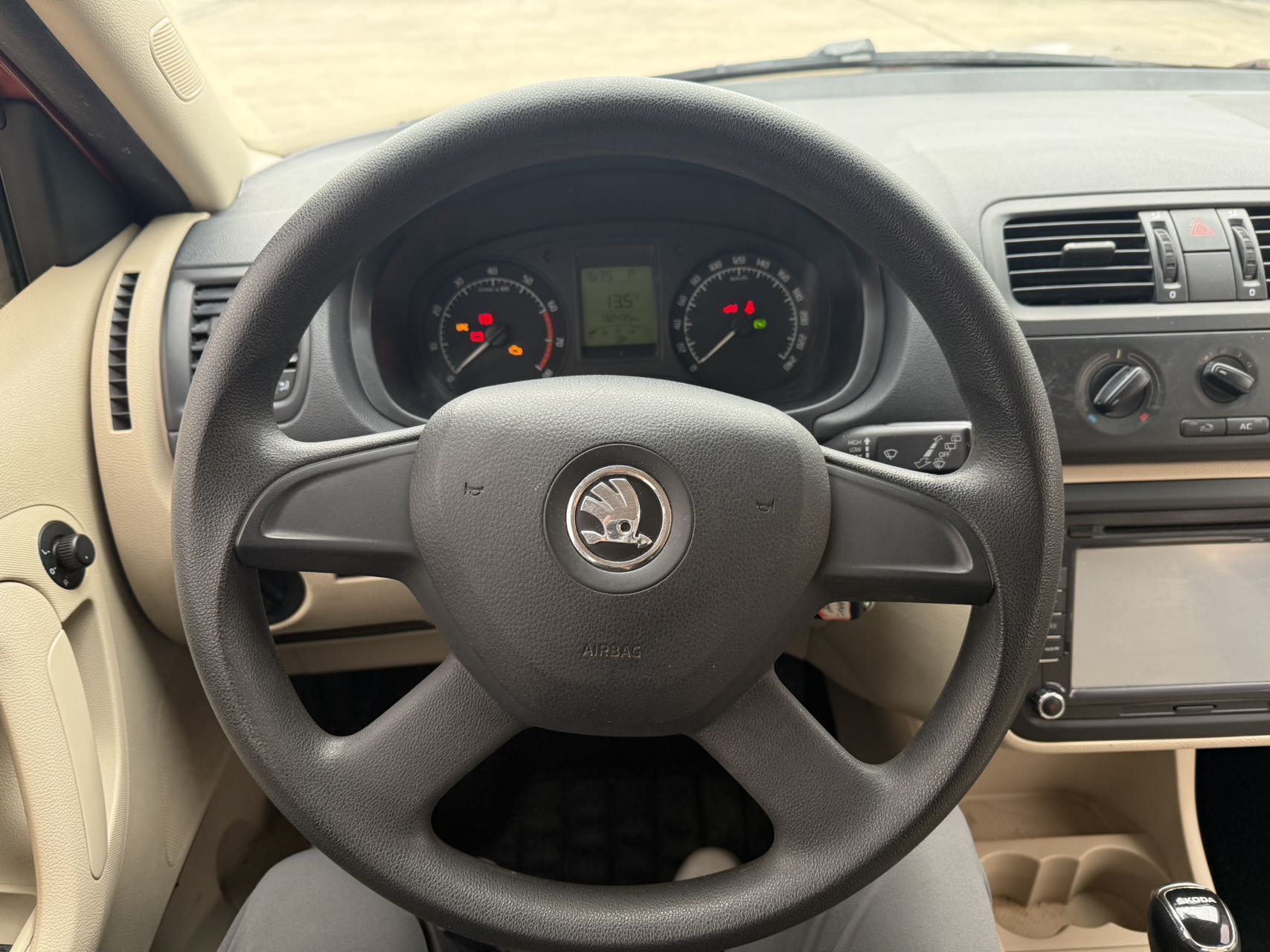 Skoda Fabia 2014 immagine di auto #11