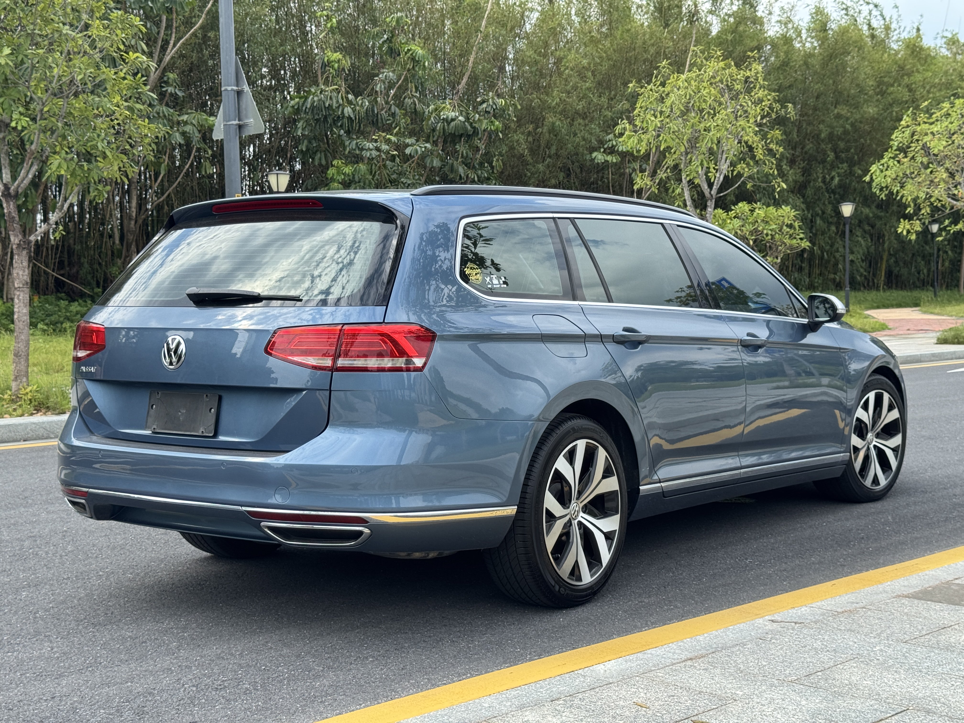 Volkswagen Passat Variant 2017 изображение автомобиля #11