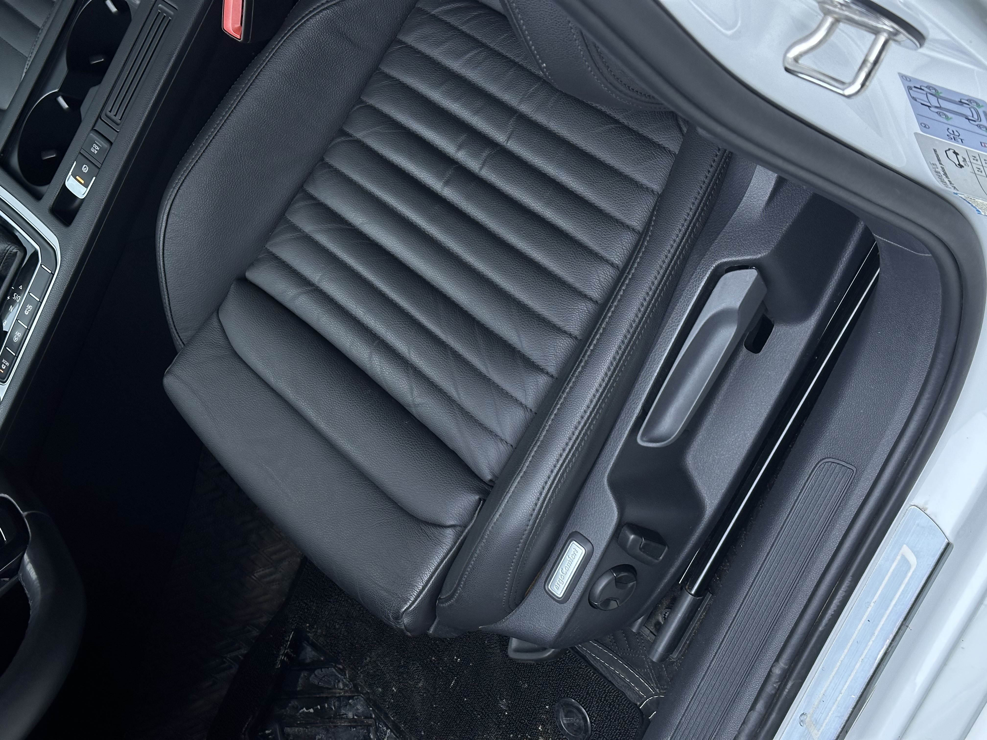 Volkswagen Passat Variant 2017 immagine di auto #11