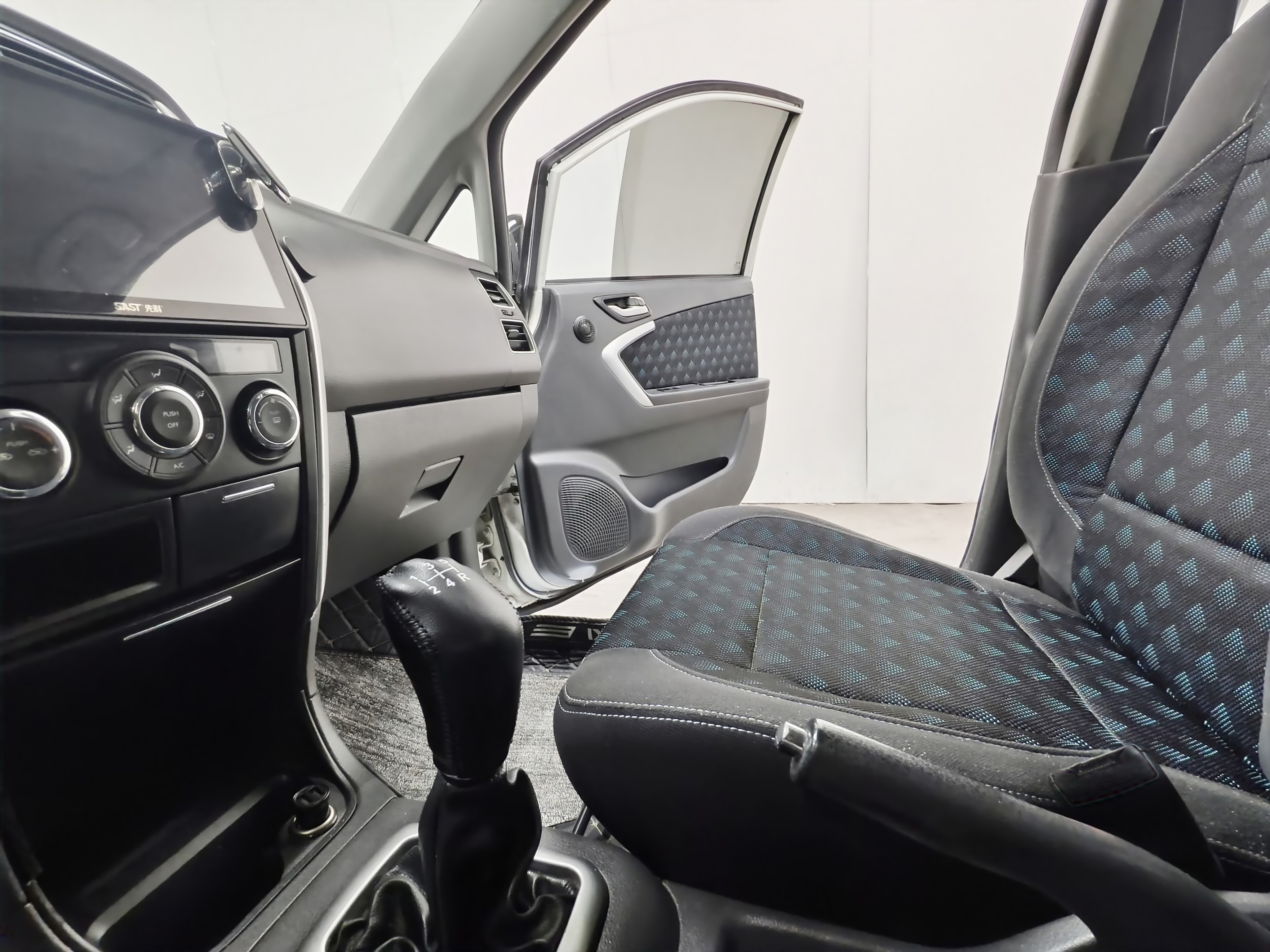 Suzuki Liana A6 2014 image de voiture #11