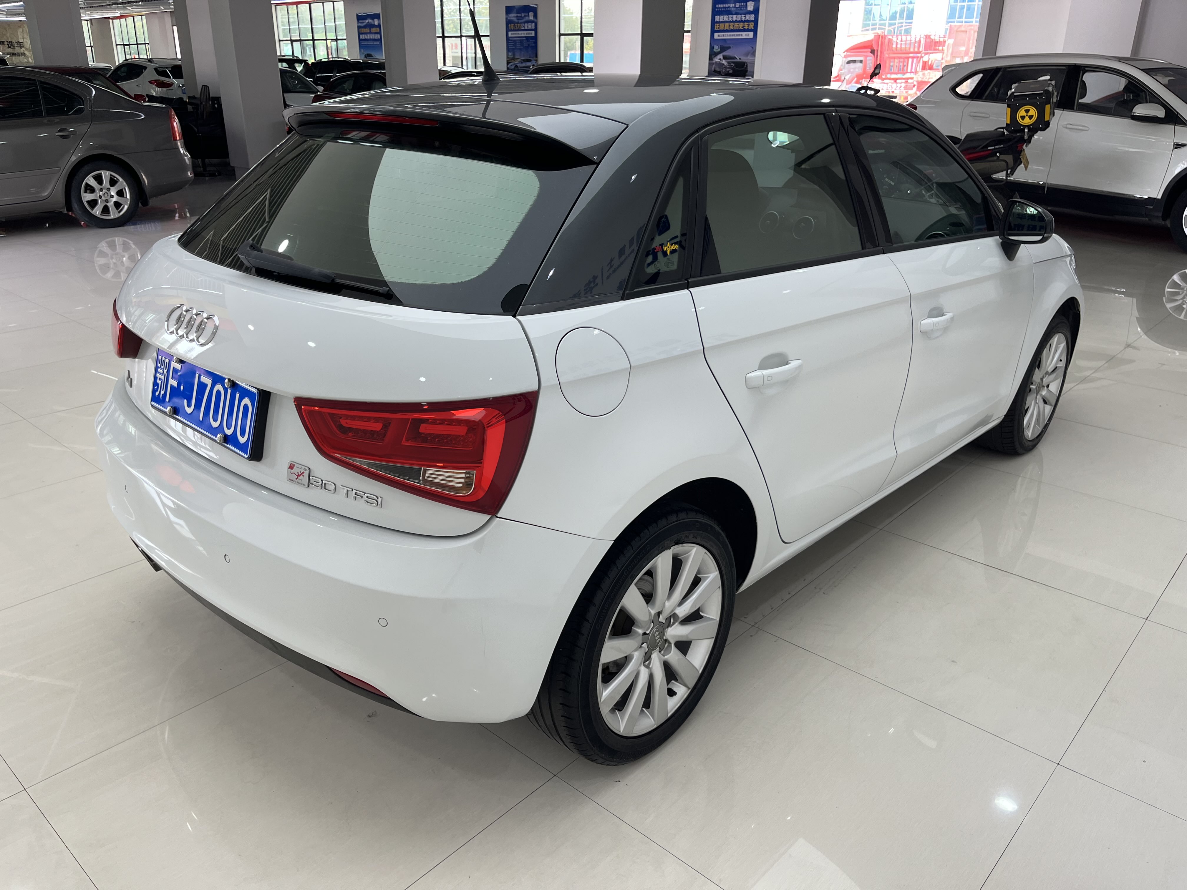 Audi A1 2014 car image #11