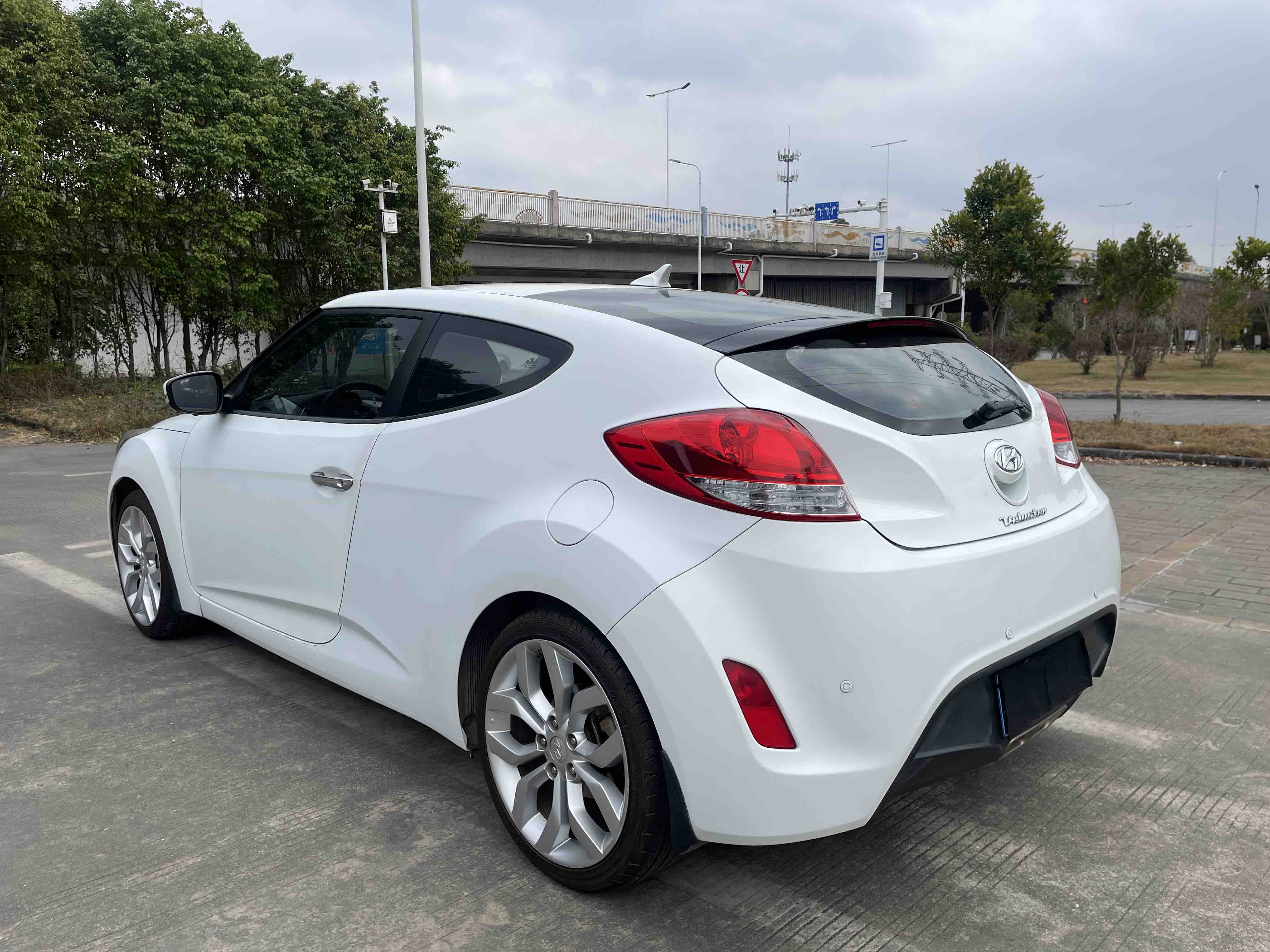 Hyundai Veloster 2012 صورة سيارة #11