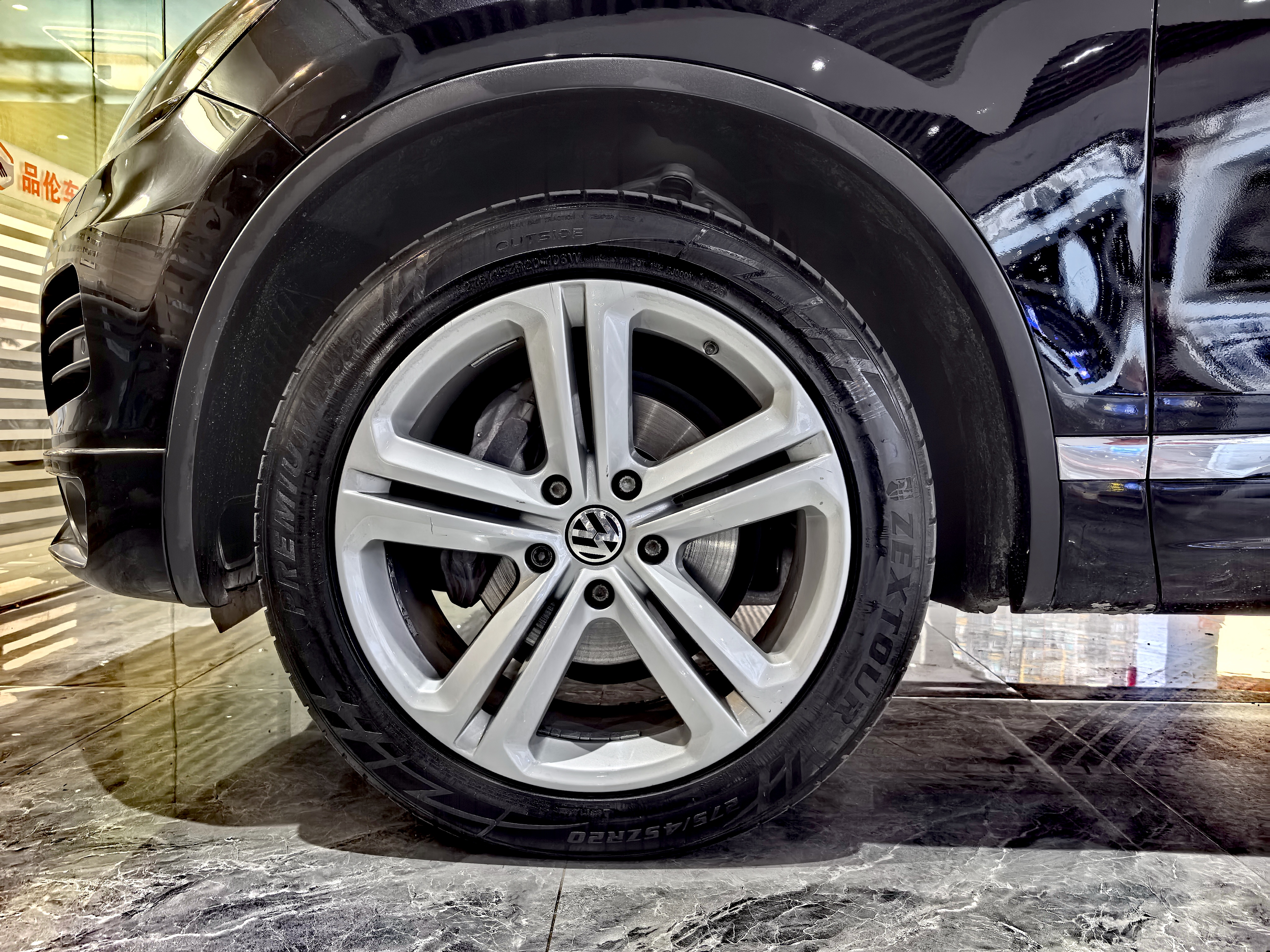 Volkswagen Touareg 2014 car image #11