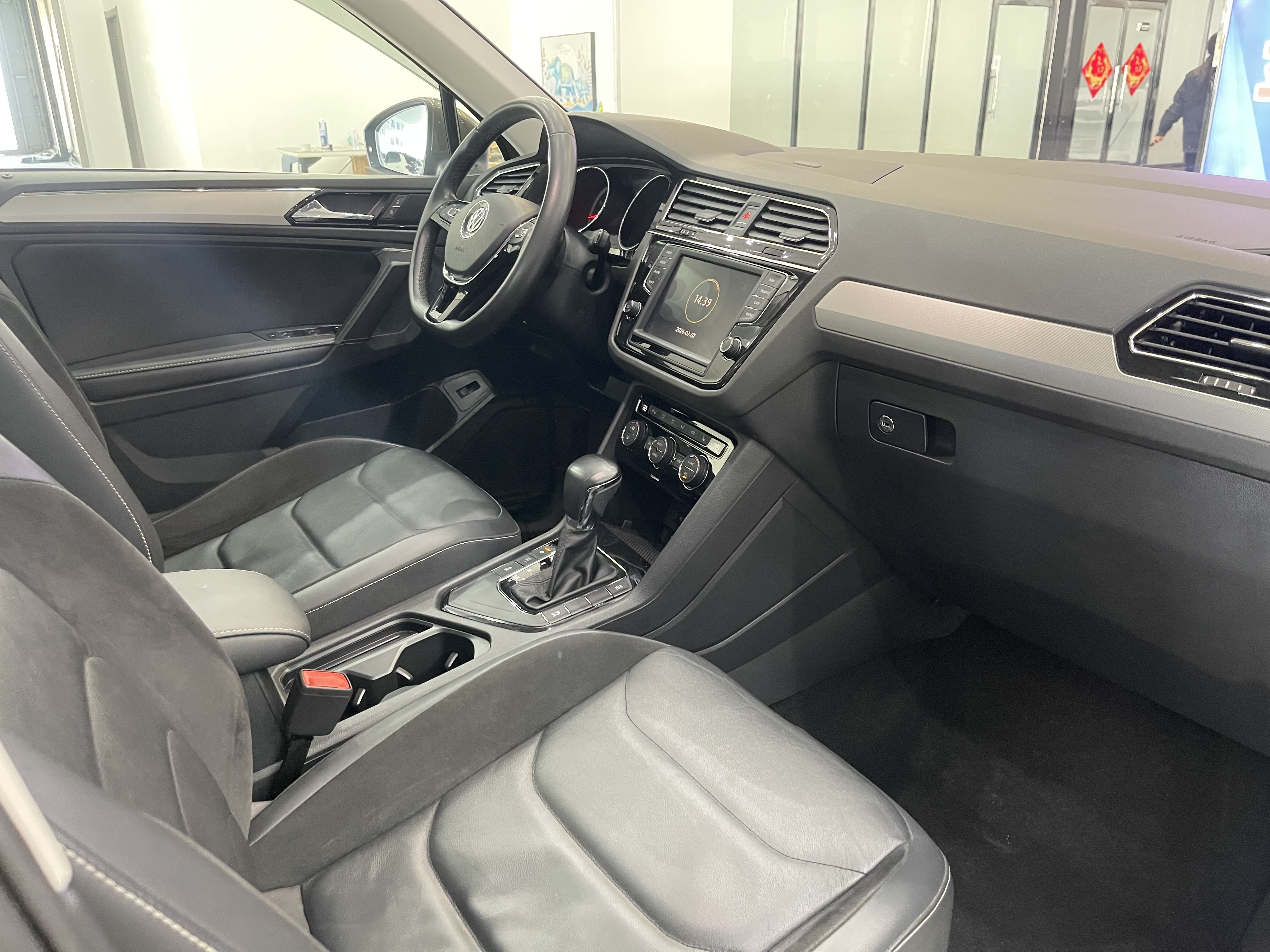 Volkswagen Tiguan L 2017 car image #11