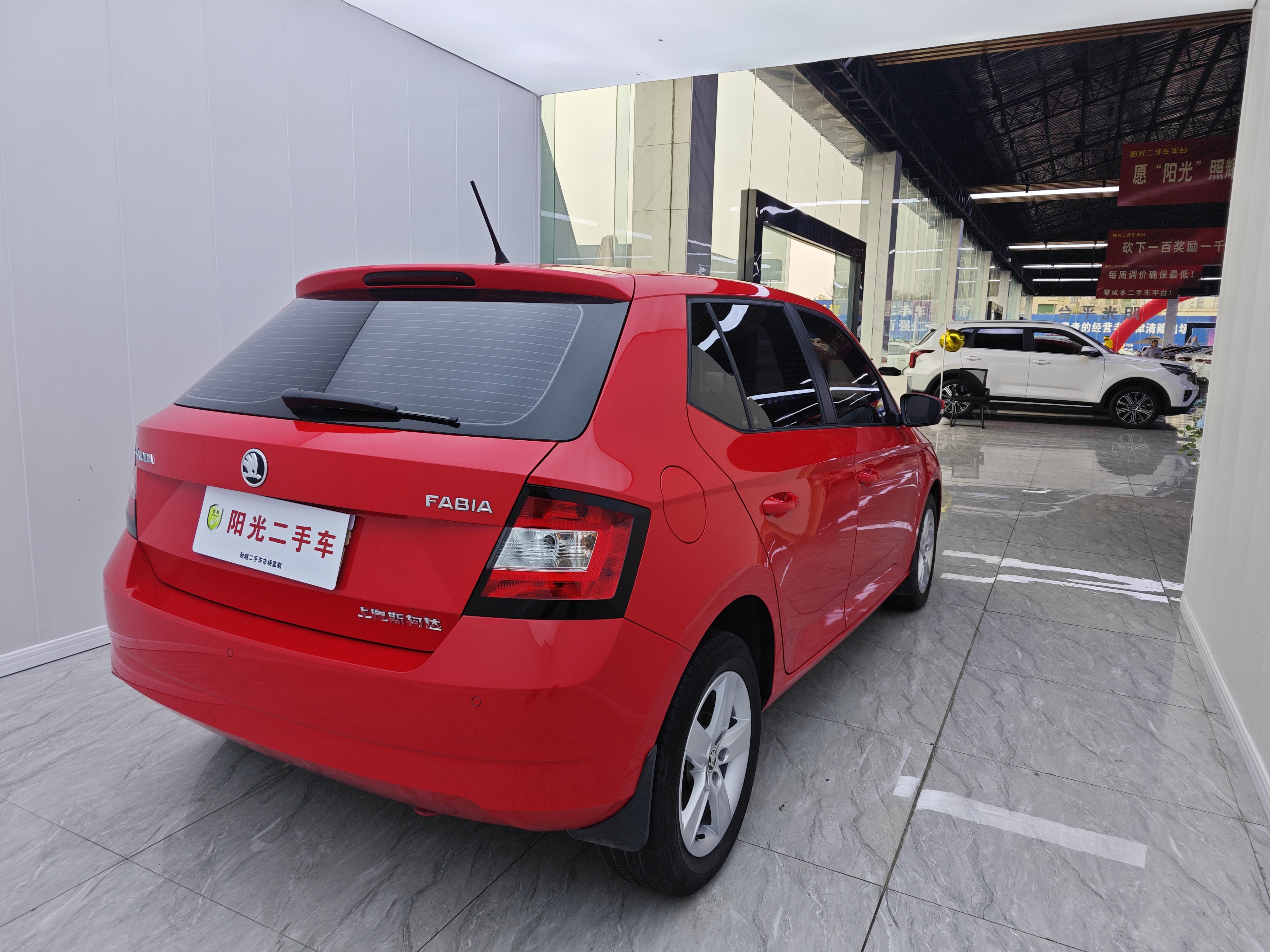 Skoda Fabia 2017 car image #11
