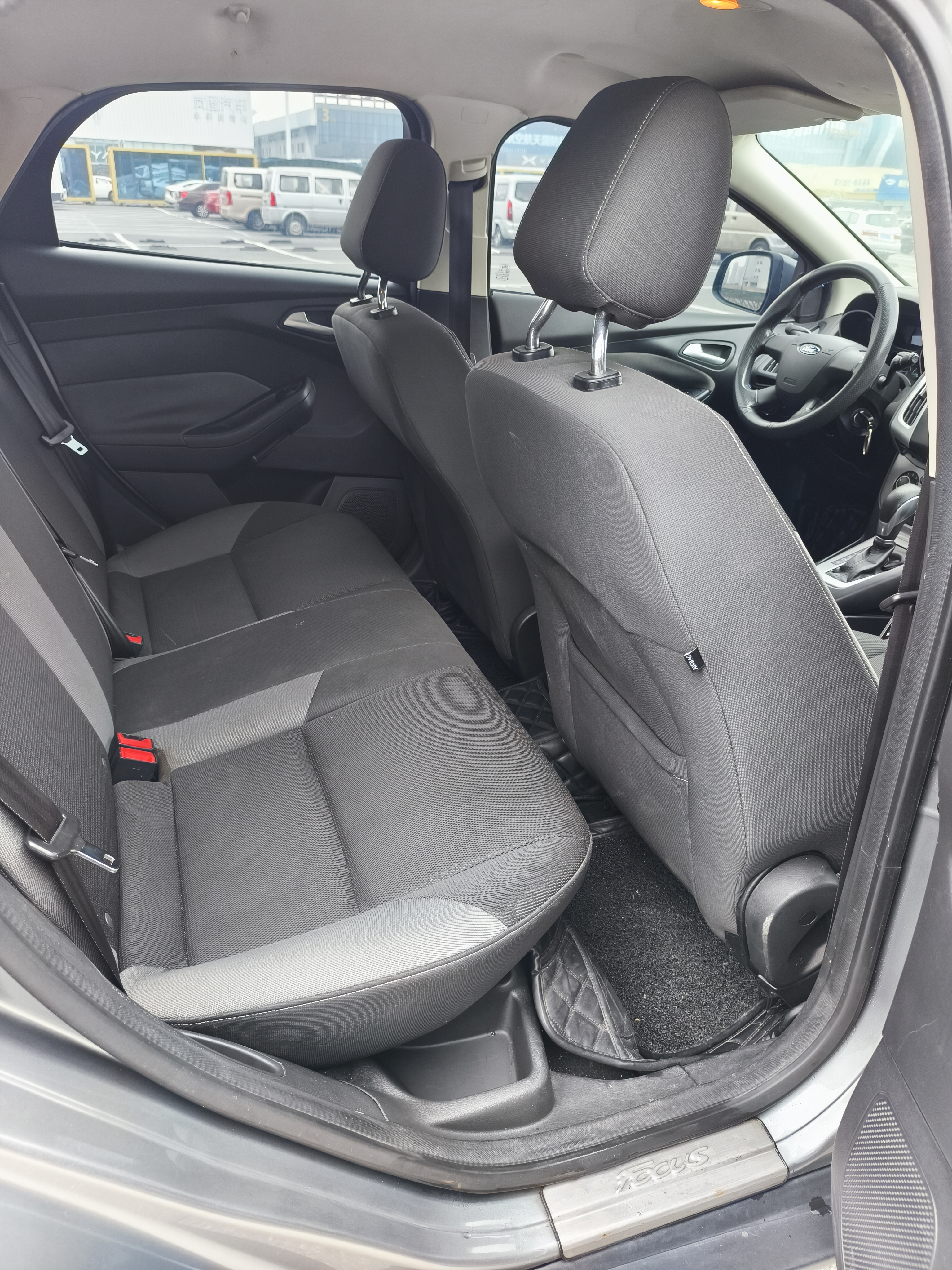 Ford Focus 2012 image de voiture #11