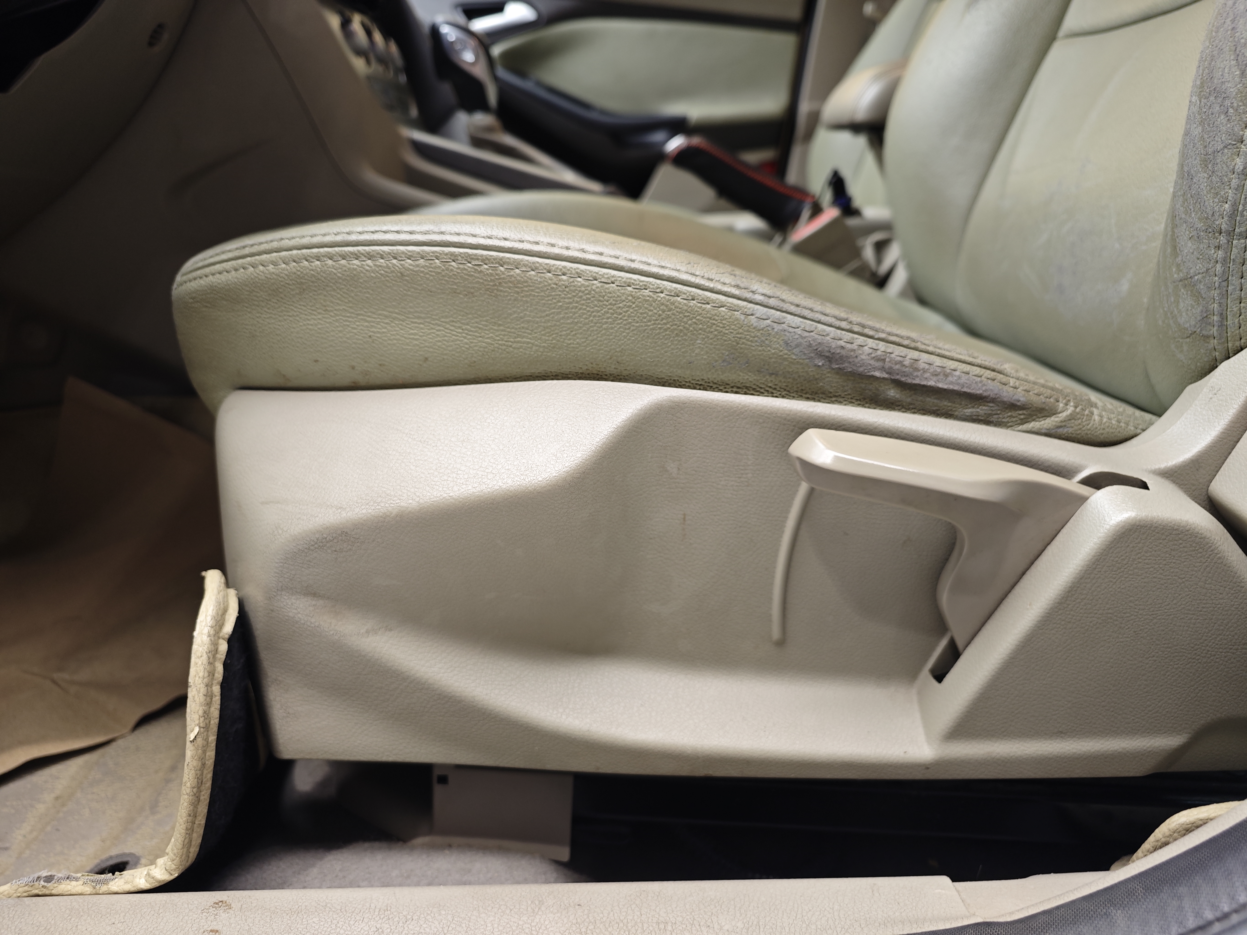 Ford Focus 2014 immagine di auto #11