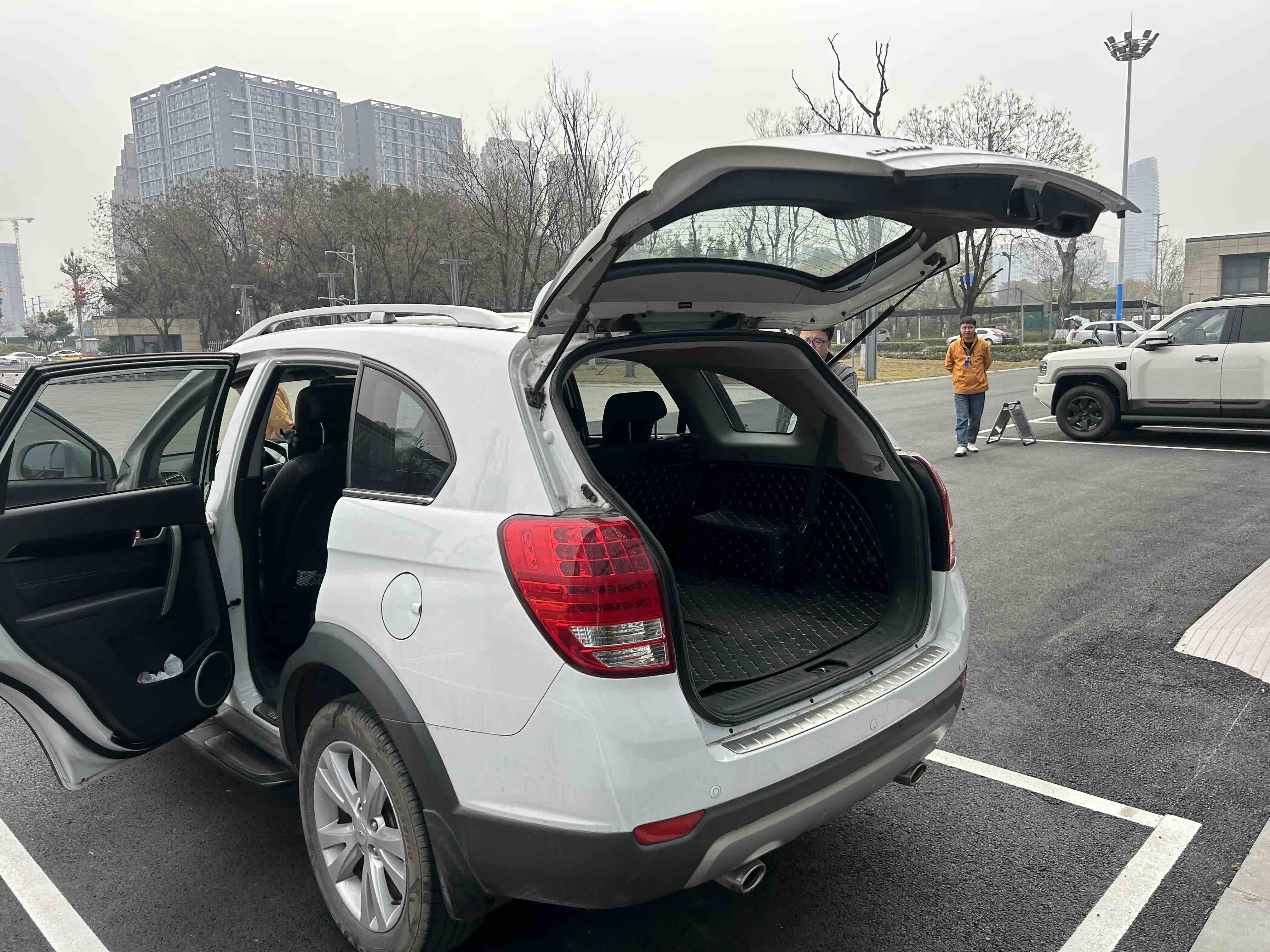 Chevrolet Captiva 2016 car image #11