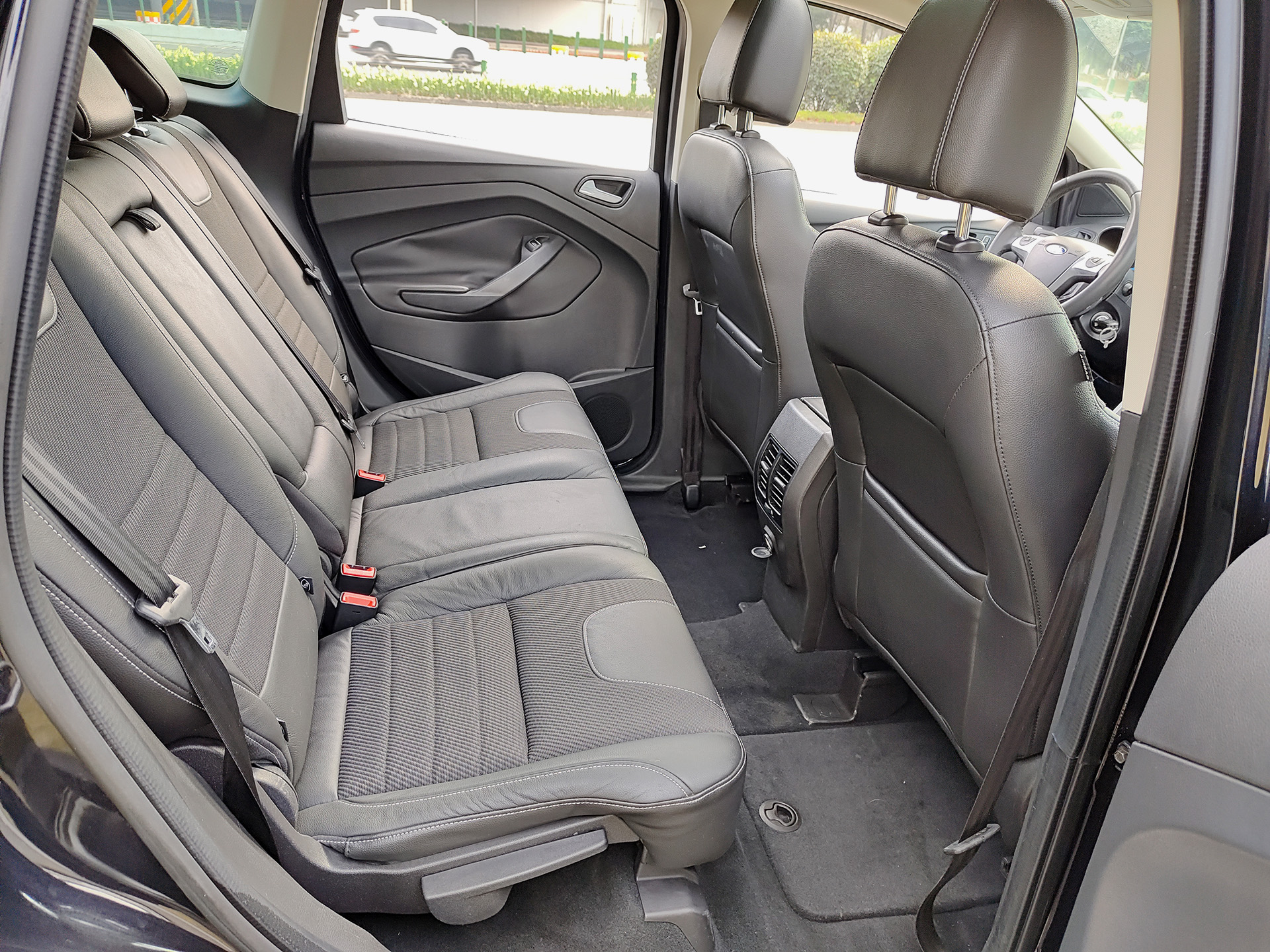 Ford Kuga 2013 #11 Ford Kuga 2013 car image #11