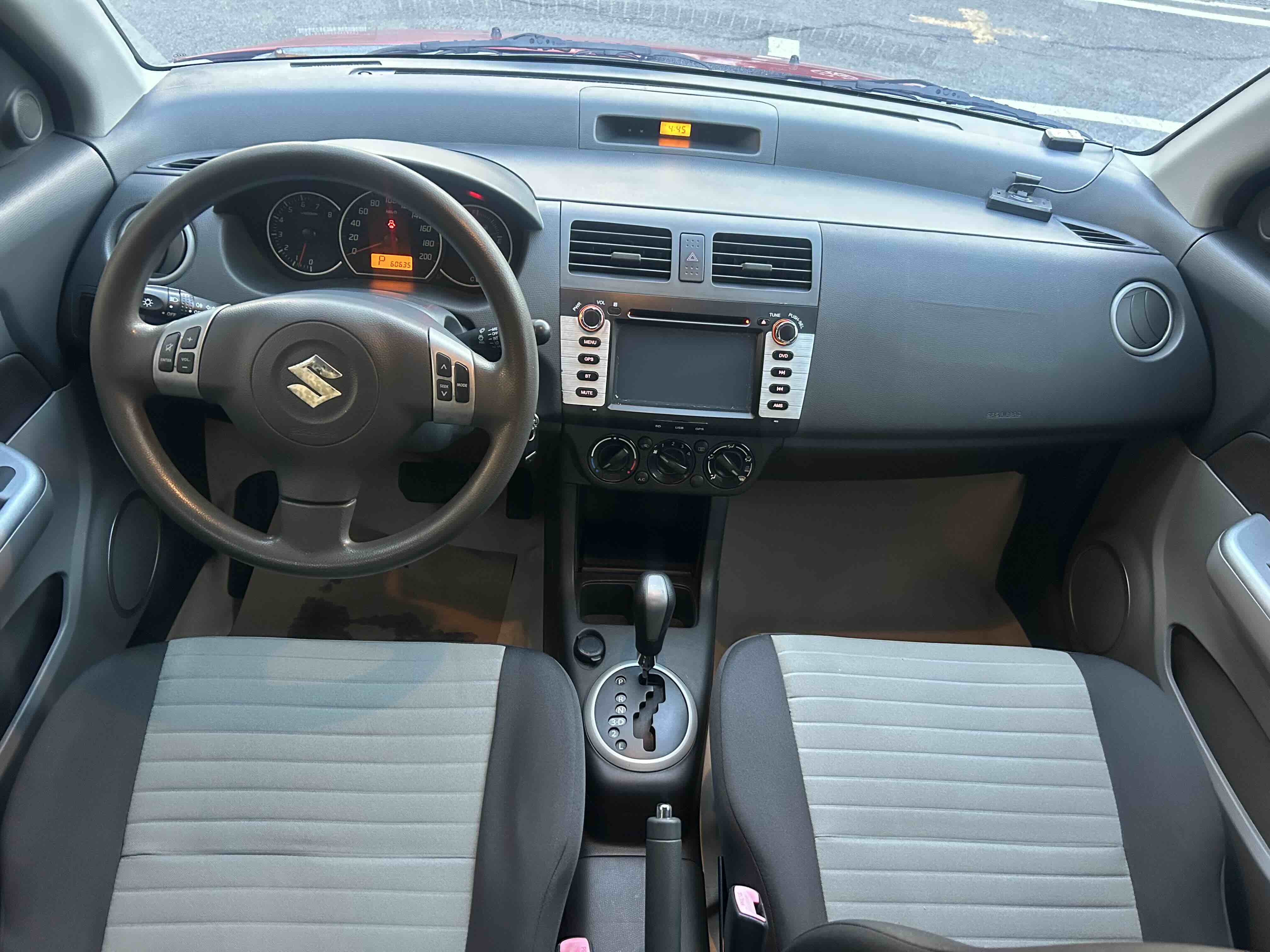 Suzuki Swift 2014 car image #11