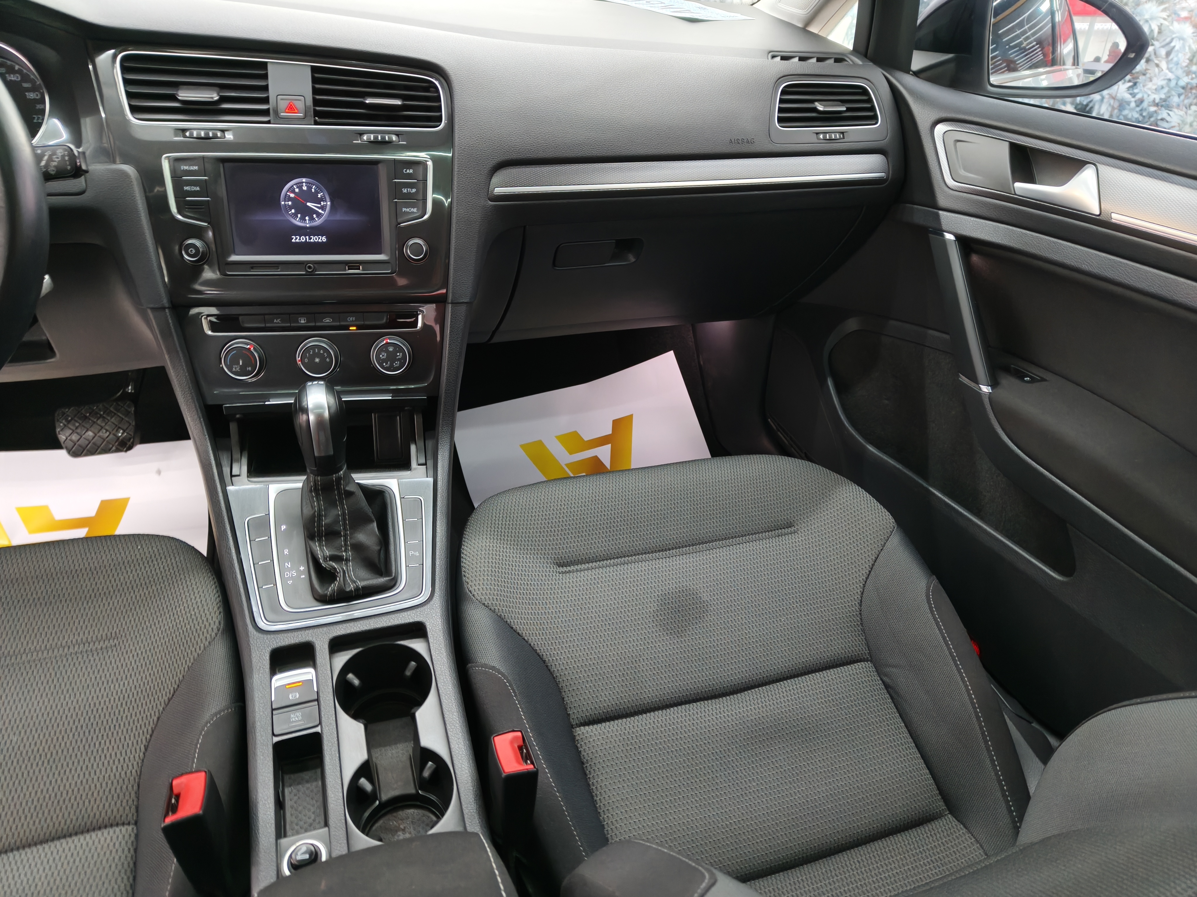 Volkswagen Golf 2017 car image #11