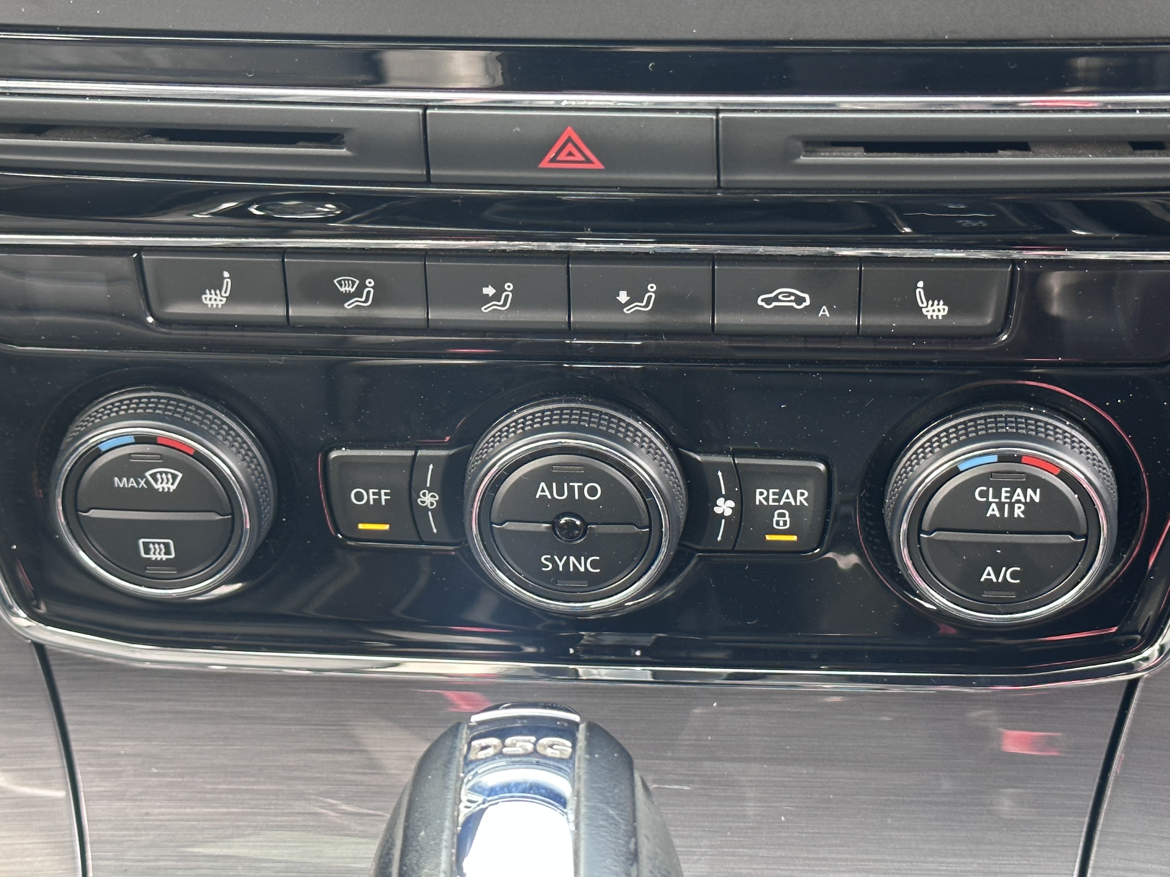Volkswagen Passat 2018 car image #11