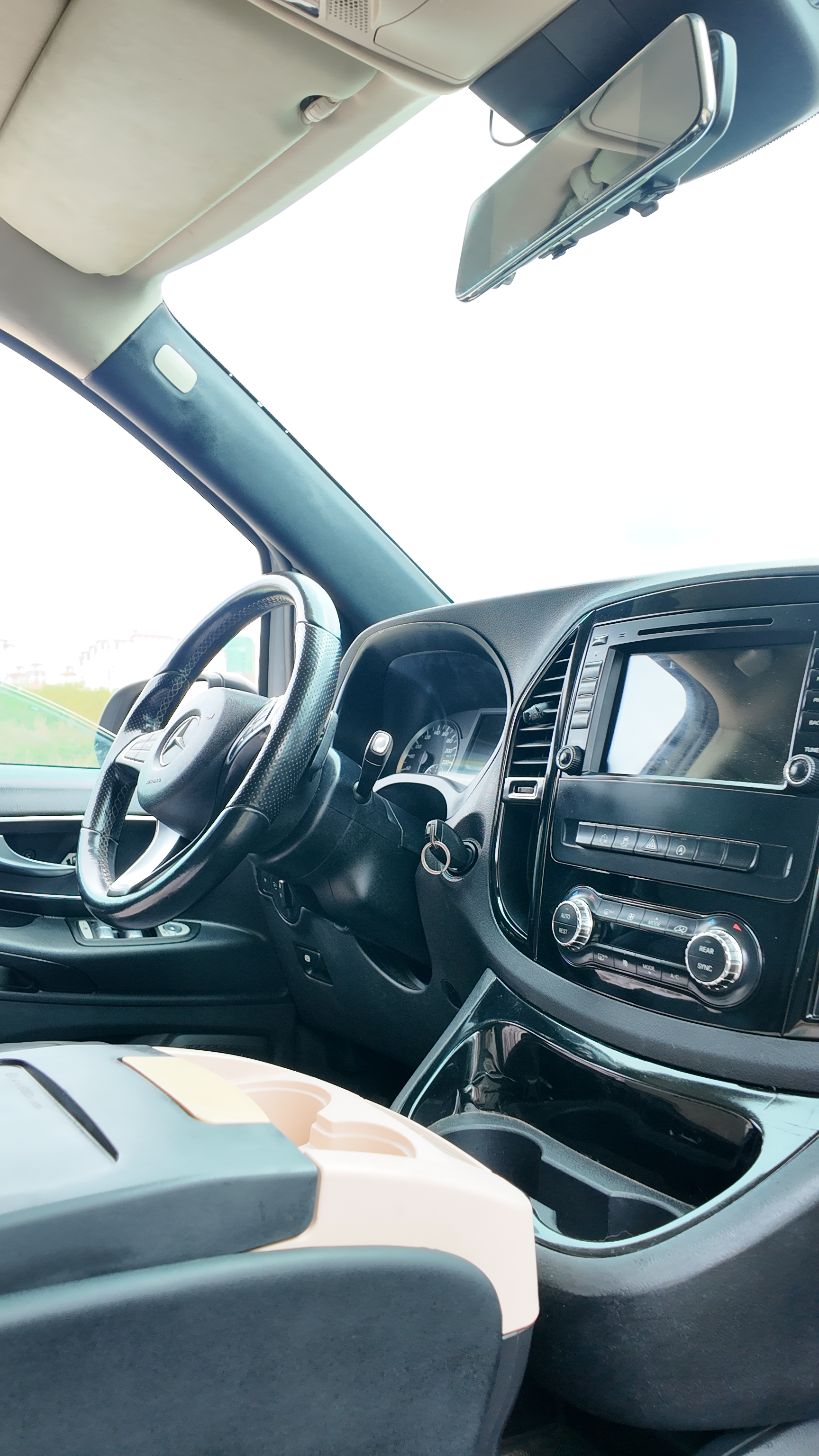 Mercedes-Benz E Class 2013 car image #11