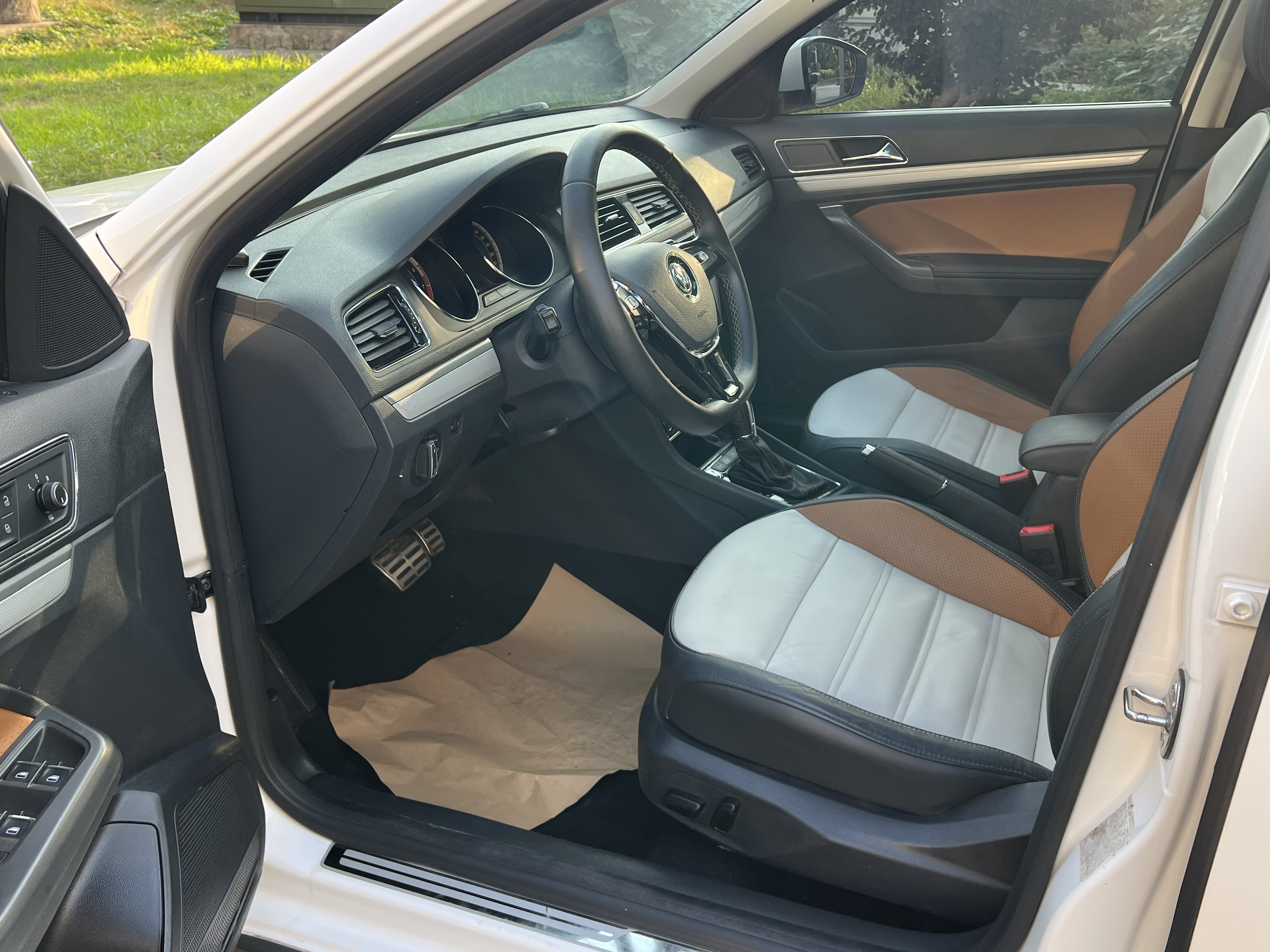 Volkswagen Cross Lavida 2018 immagine di auto #11