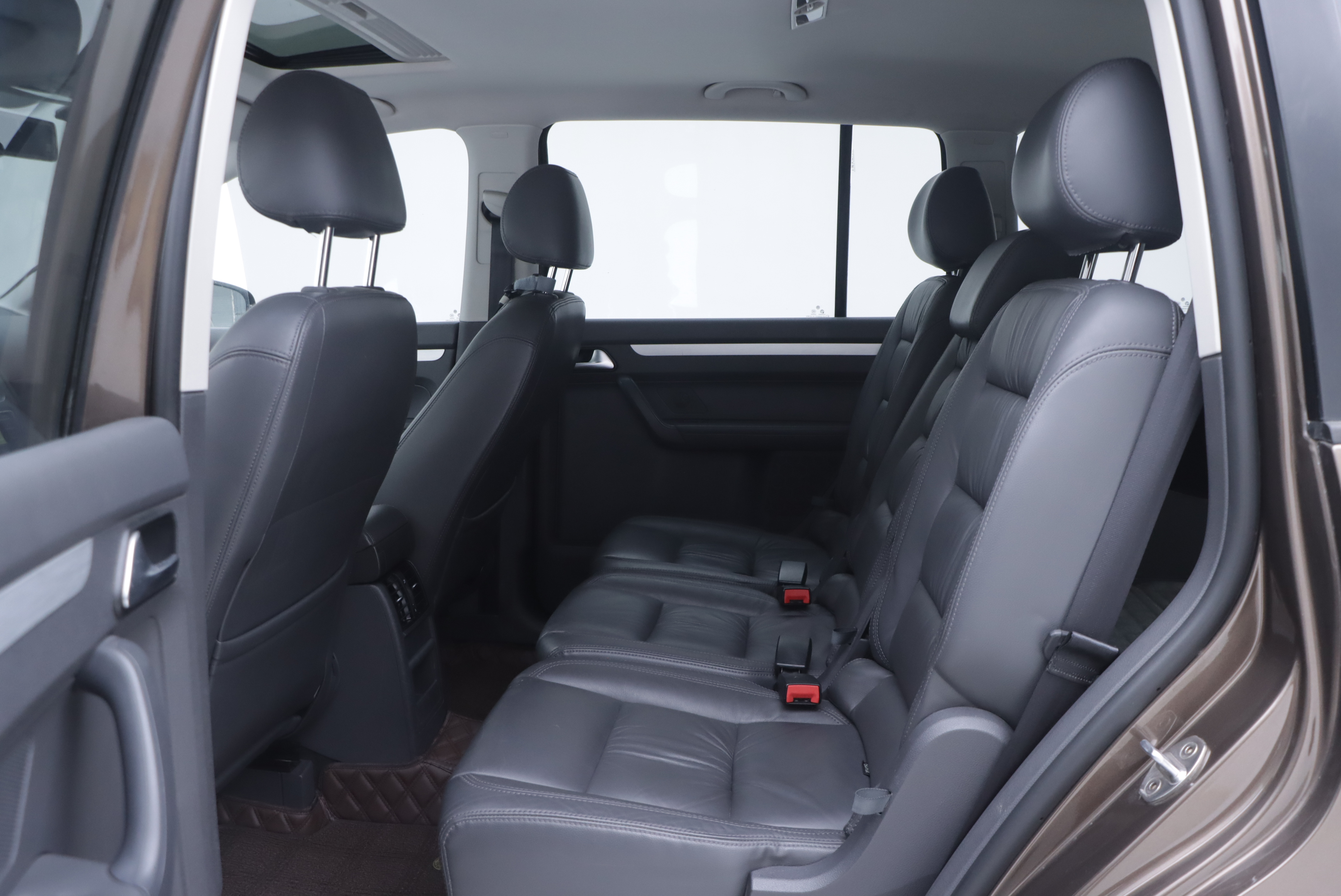 Volkswagen Touran 2013 car image #11