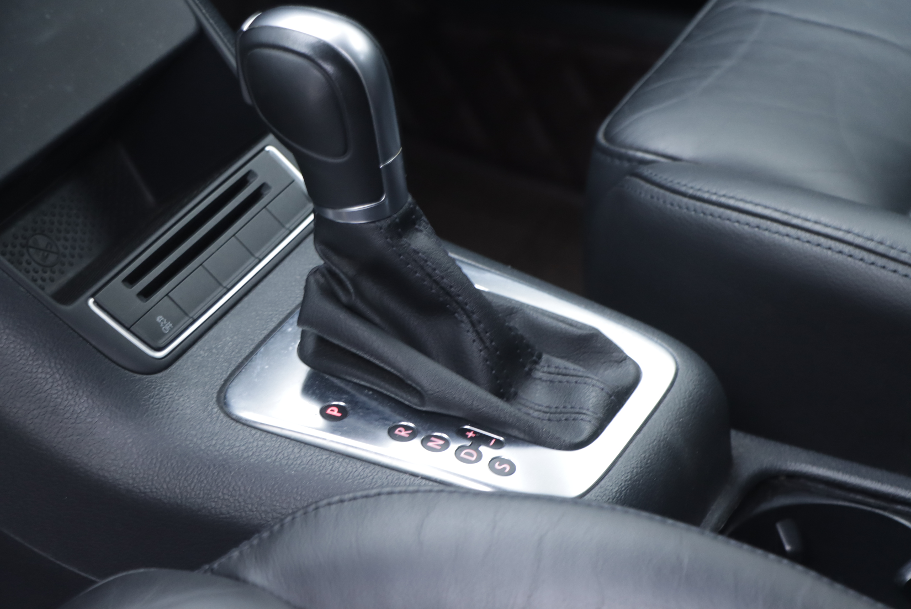 Volkswagen Tiguan 2014 car image #11