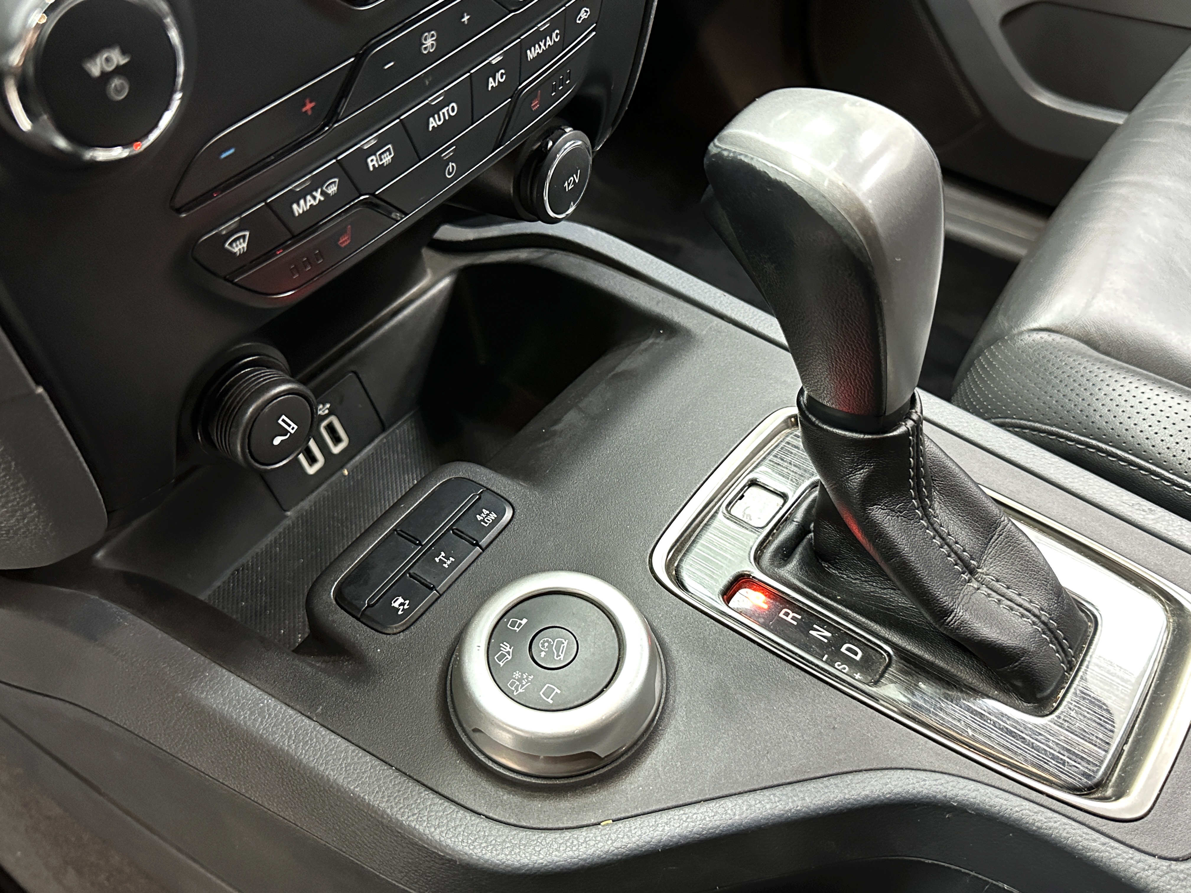 Ford Everest 2018 car image #11