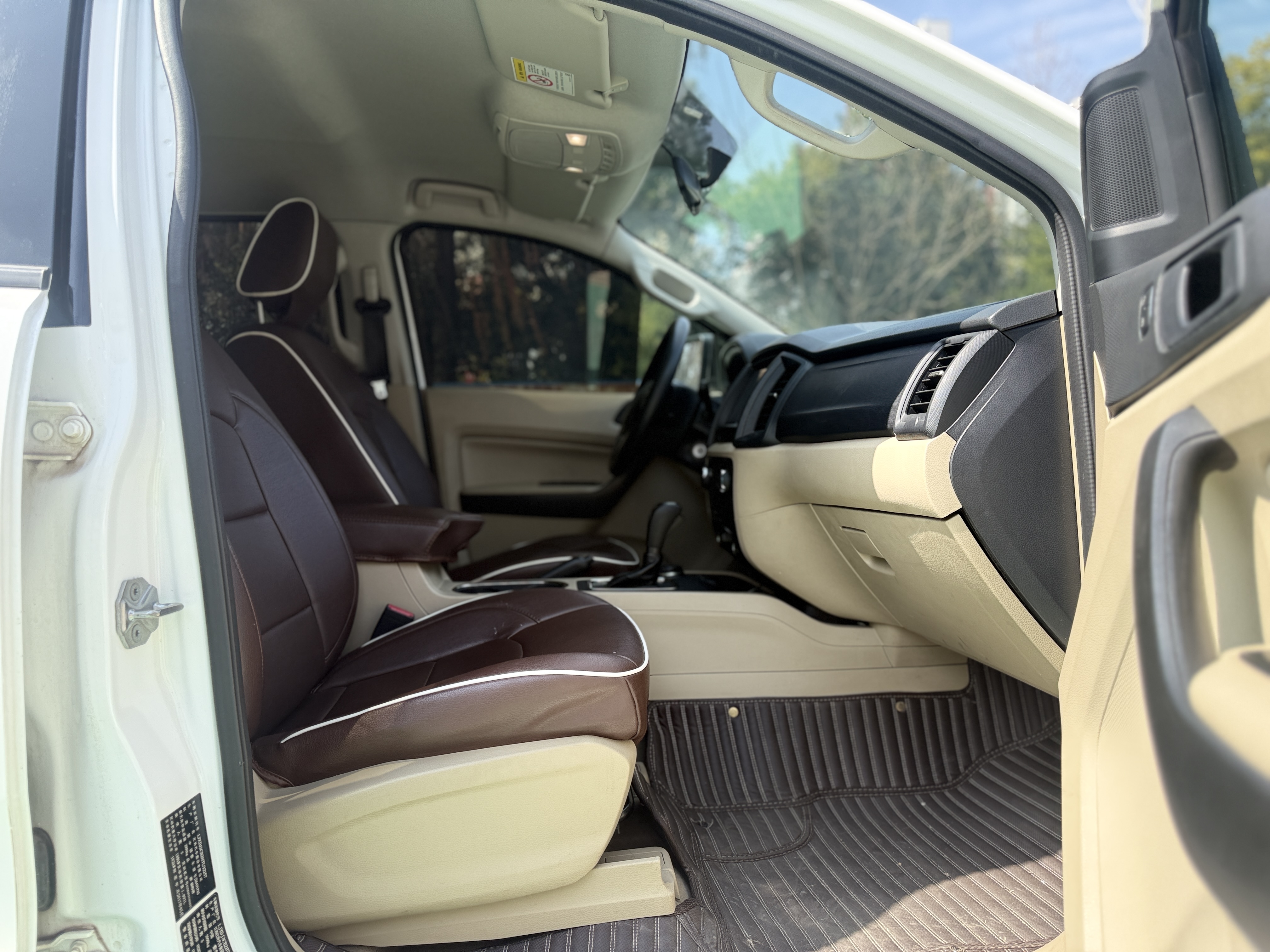 Ford Everest 2017 car image #11