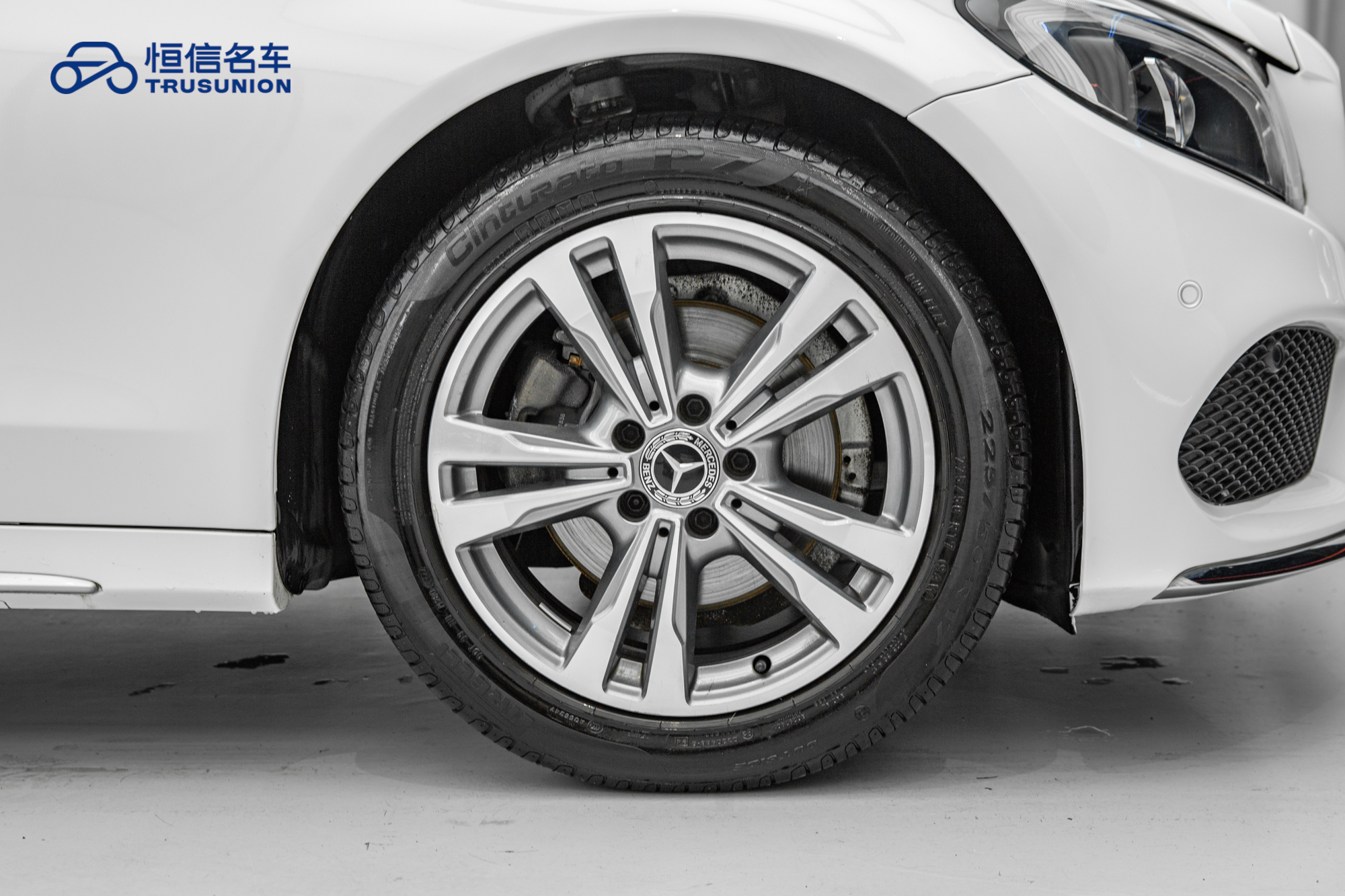 Mercedes-Benz C Class 2017 car image #11