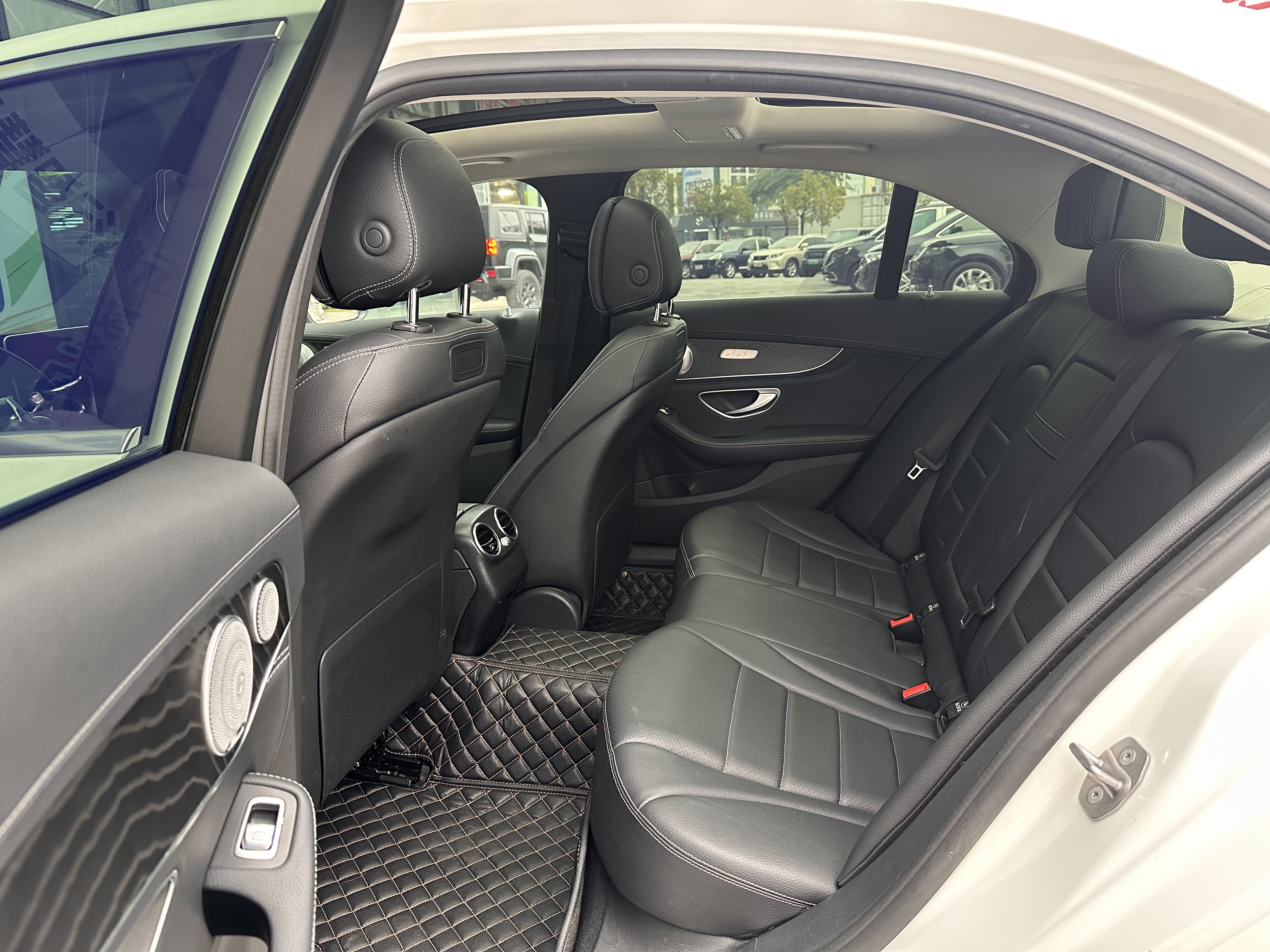 Mercedes-Benz C Class 2017 car image #11
