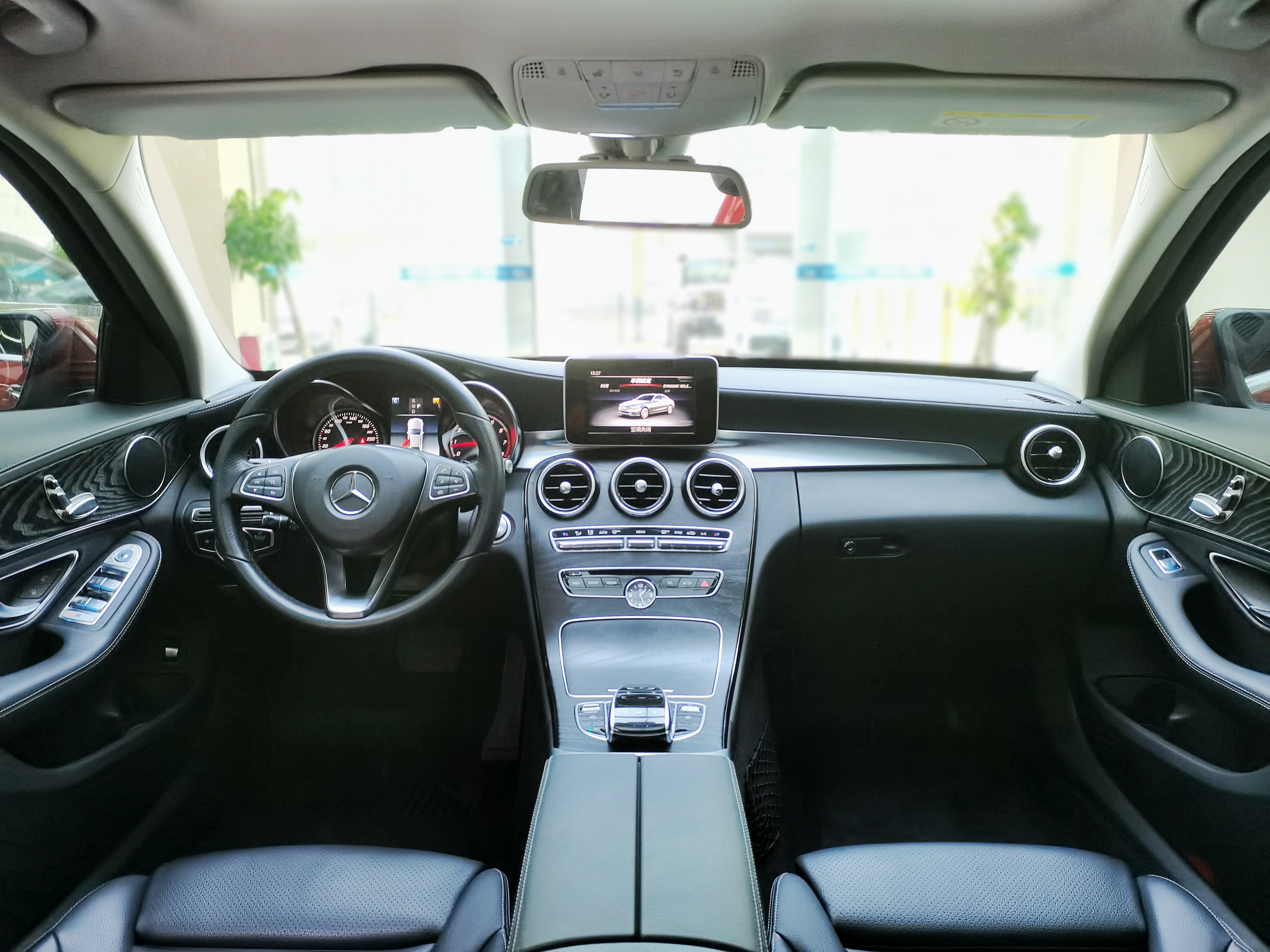 Mercedes-Benz C Class 2018 car image #11
