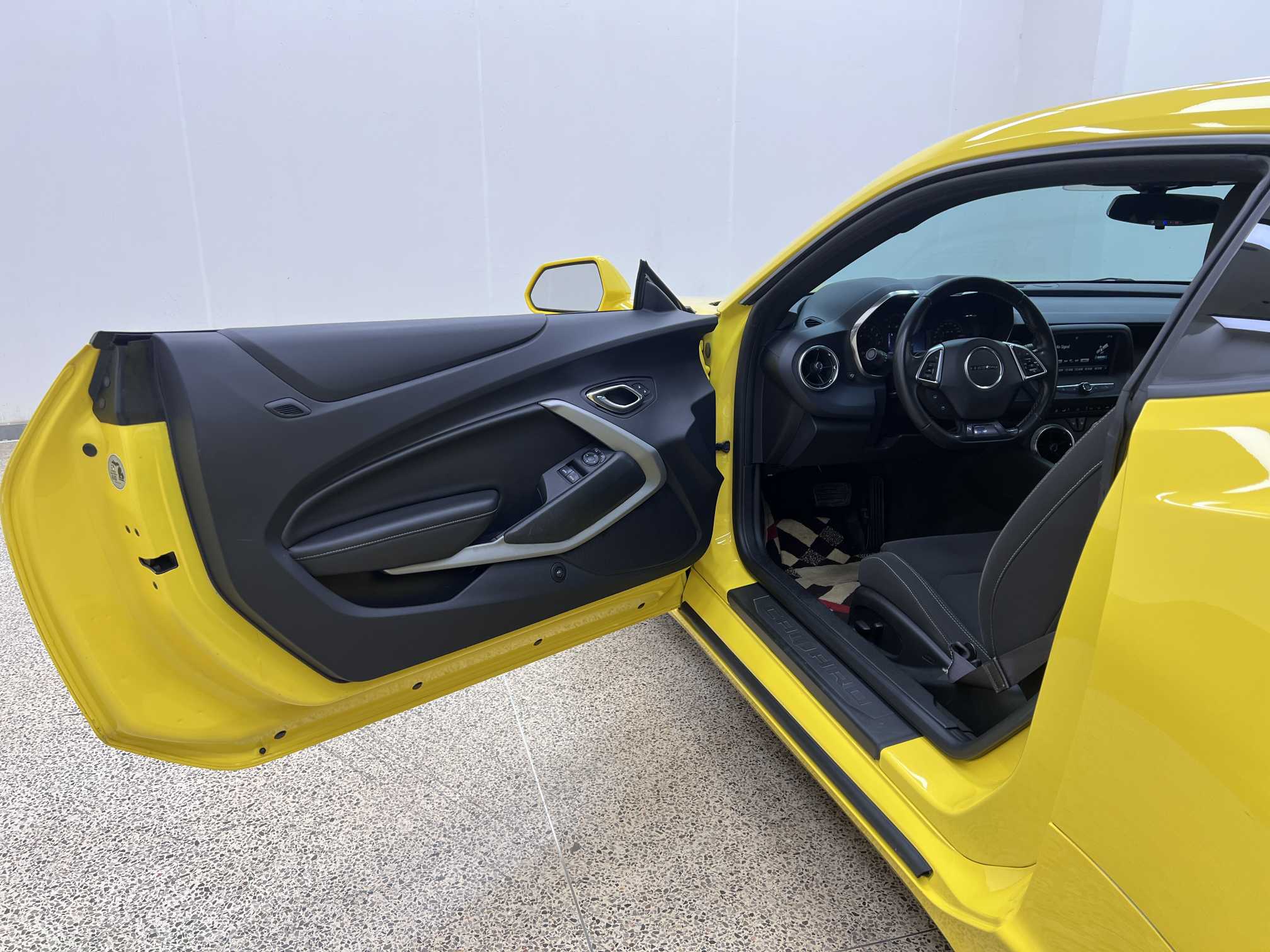Chevrolet 2017 #11 Chevrolet 2017 car image #11
